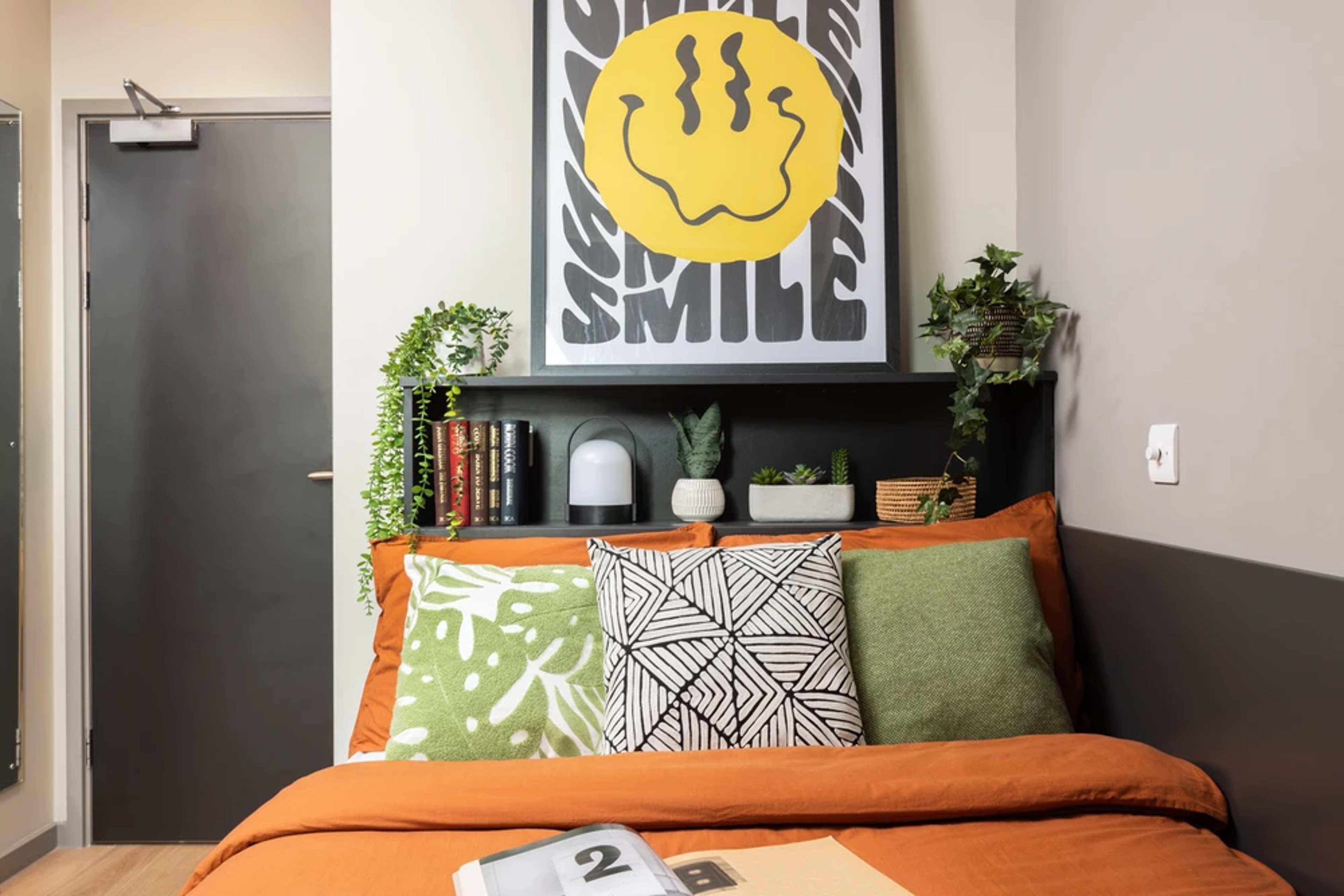 Bed in a Two Bed Flat Classic bedroom