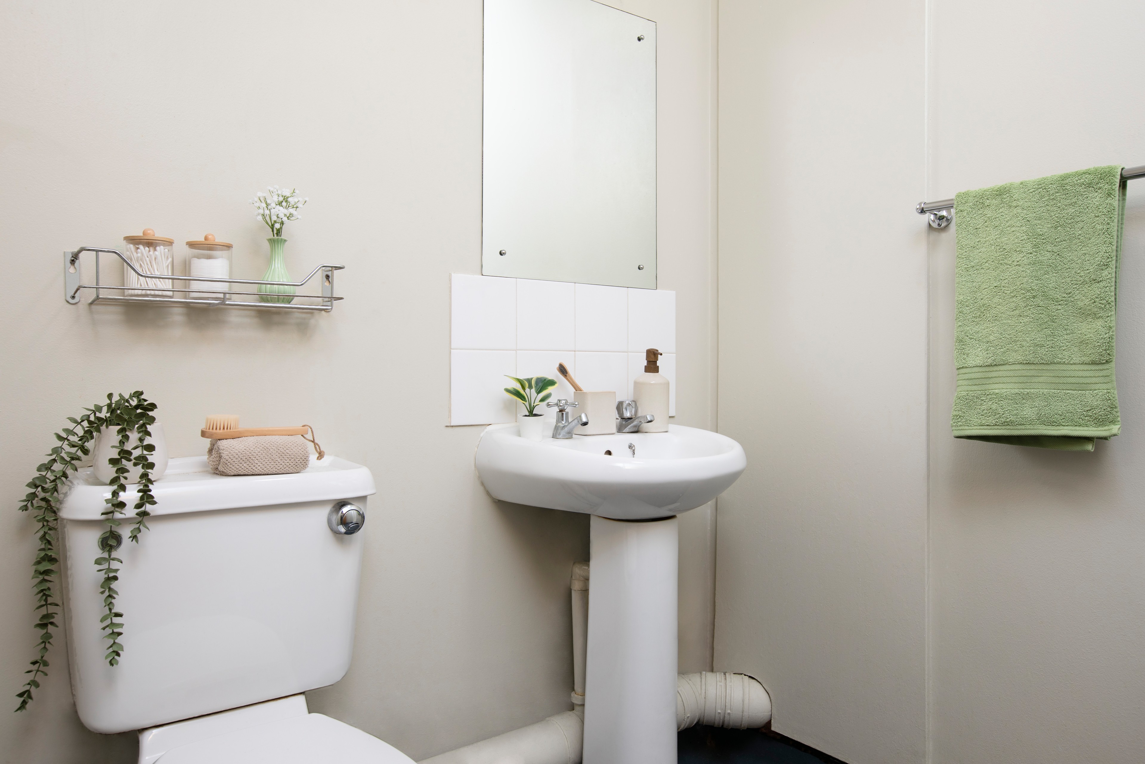 Shared bathroom for non en-suite rooms