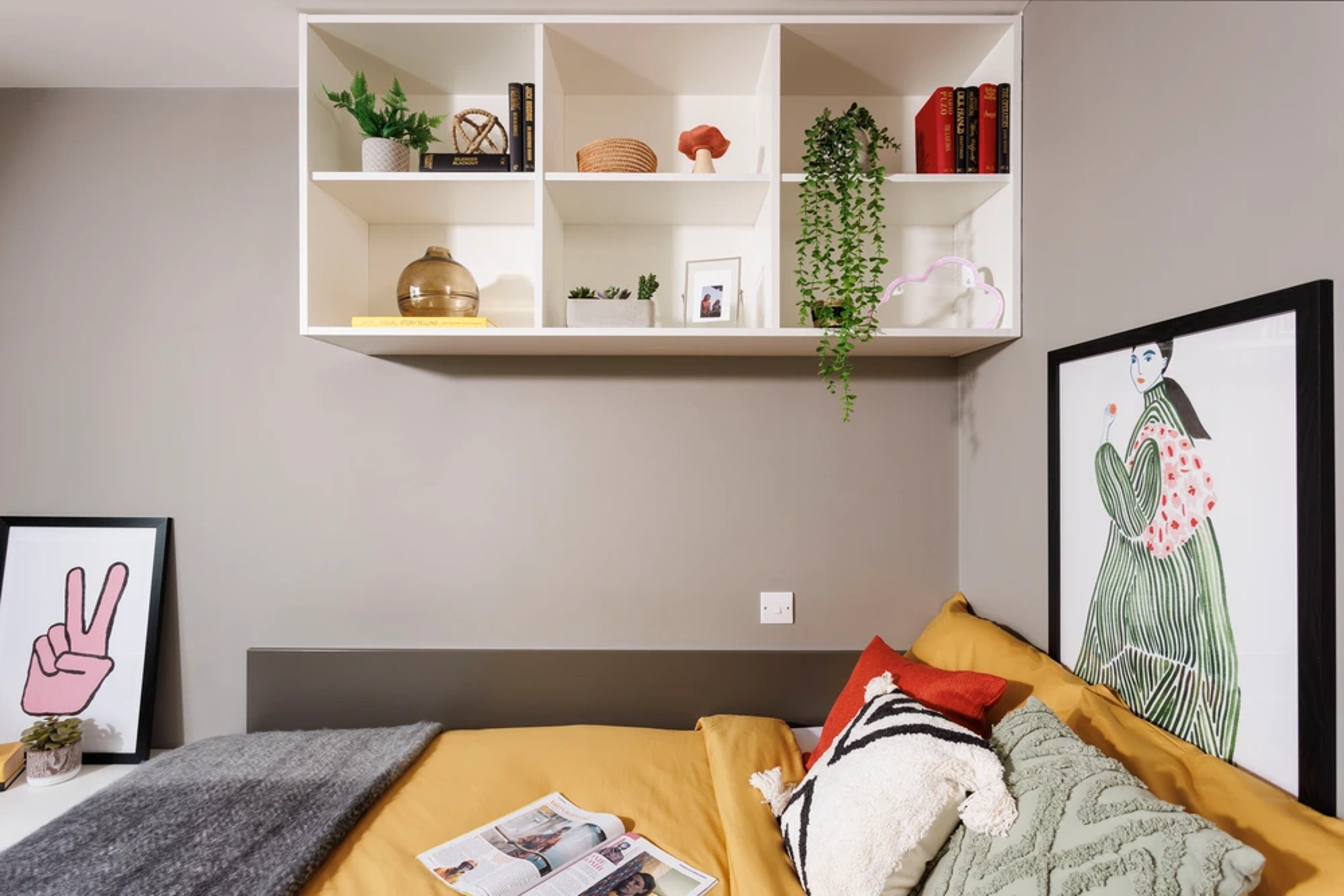 Bed in a Premium En-suite room