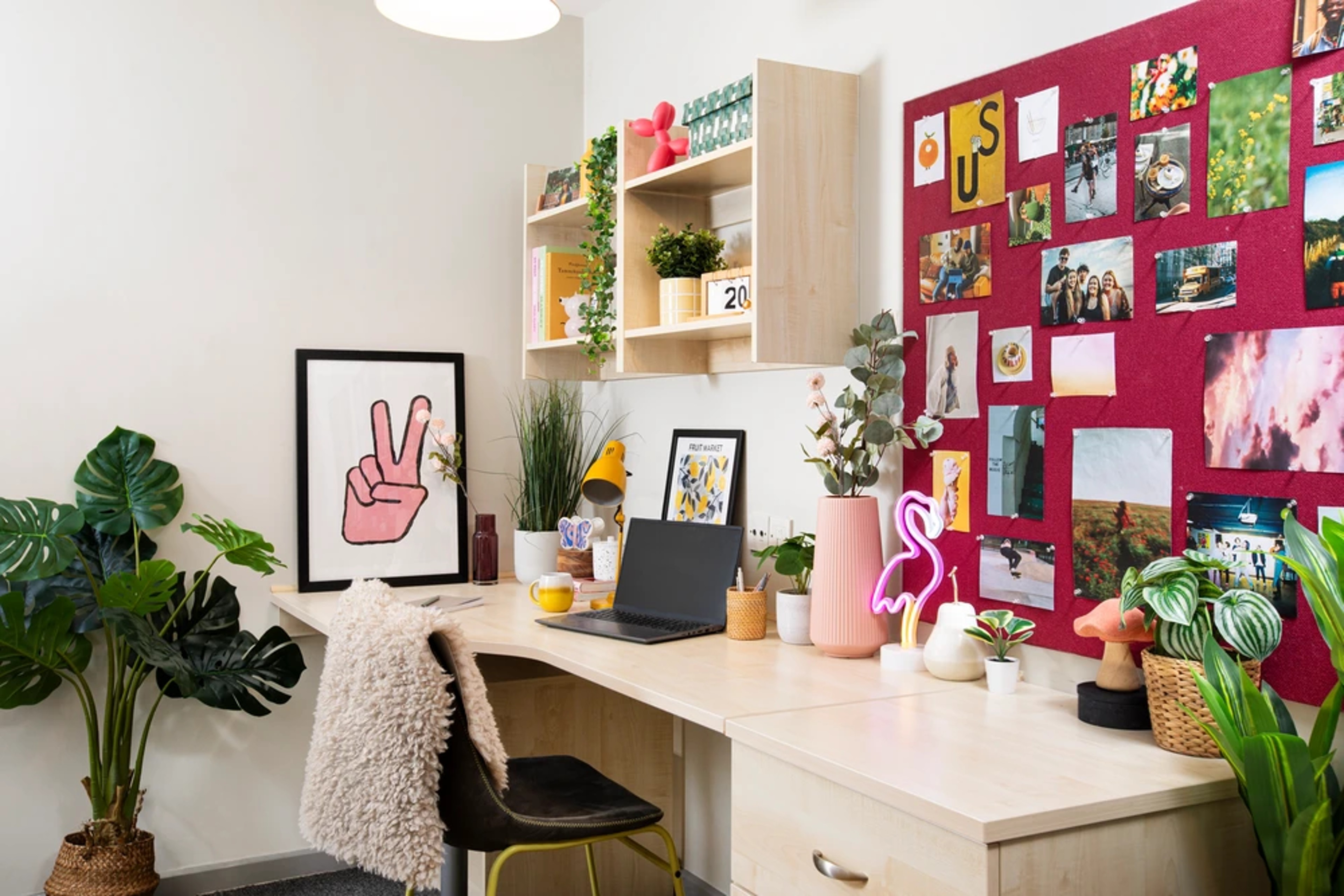 Study space in a Premium En-suite room