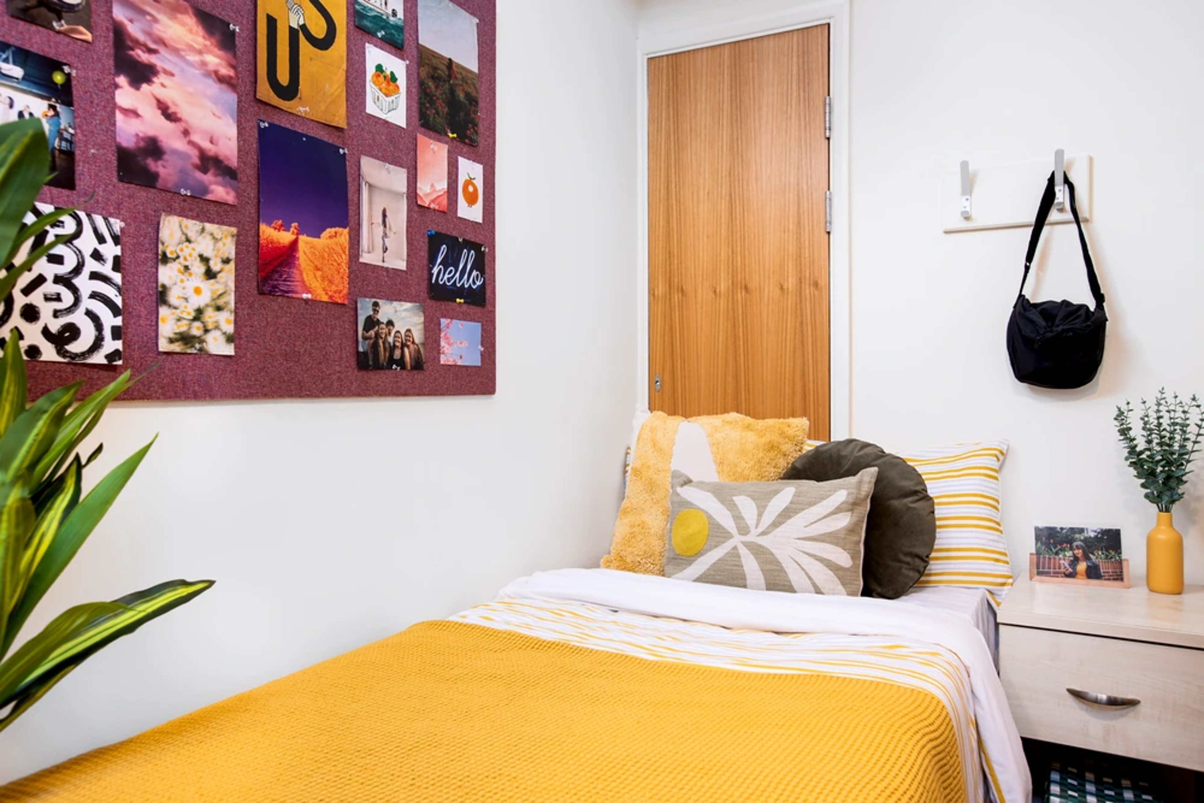 Bed in a En-suite room