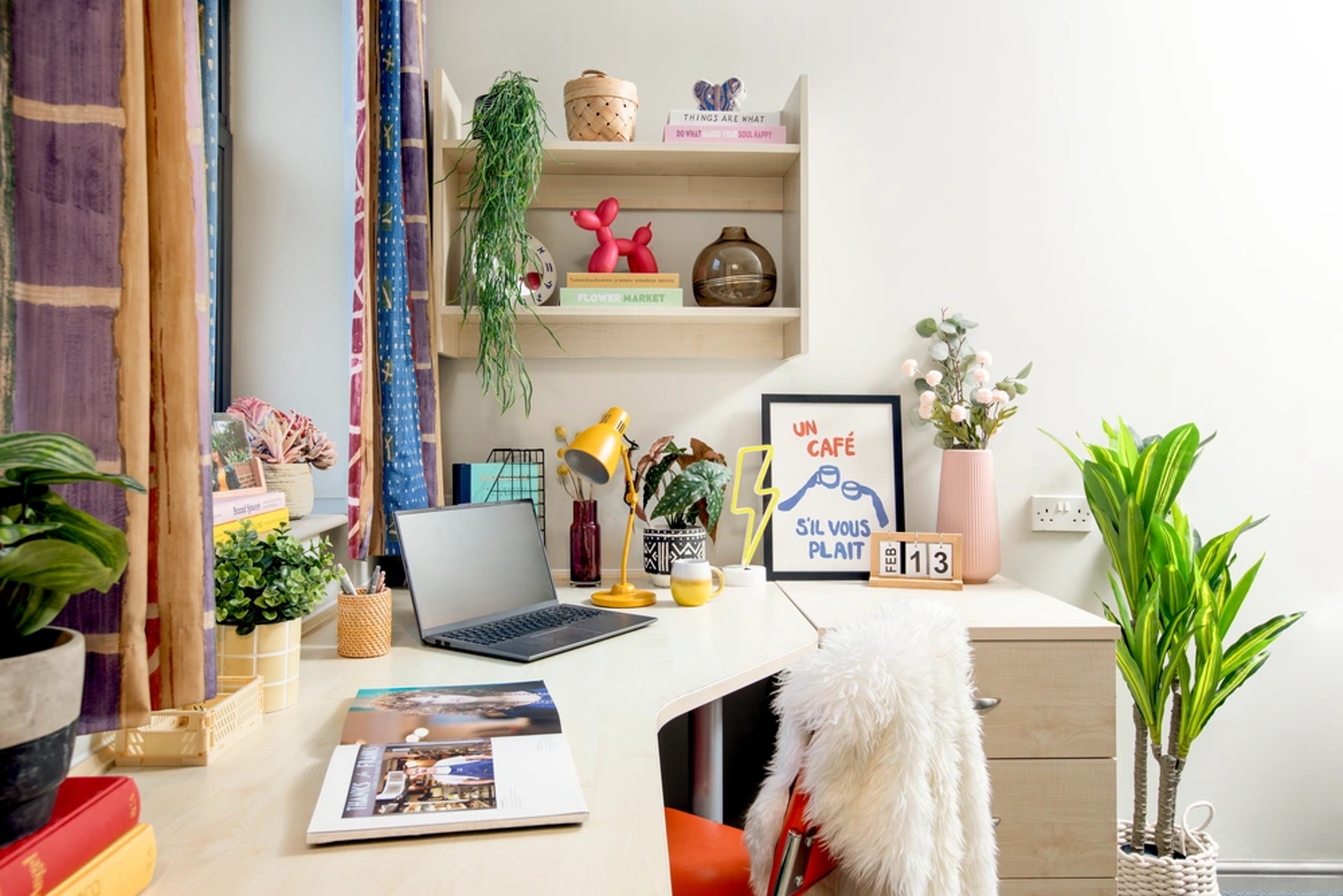 Study space in an En-suite room