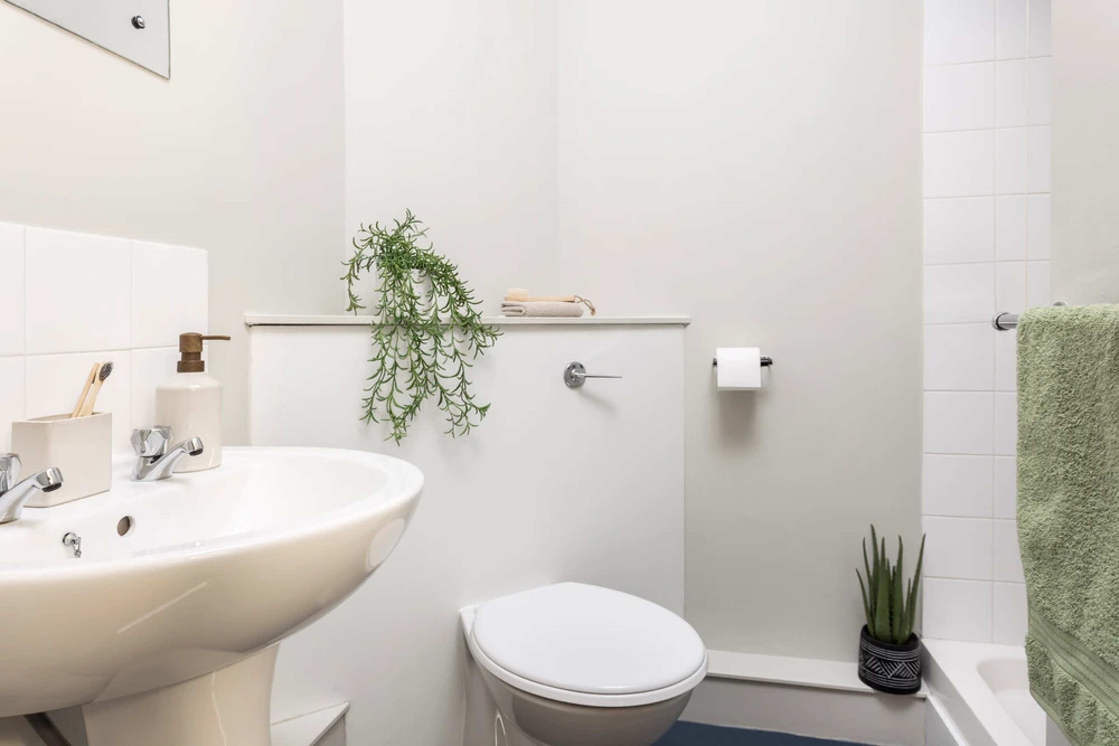 En-suite bathroom