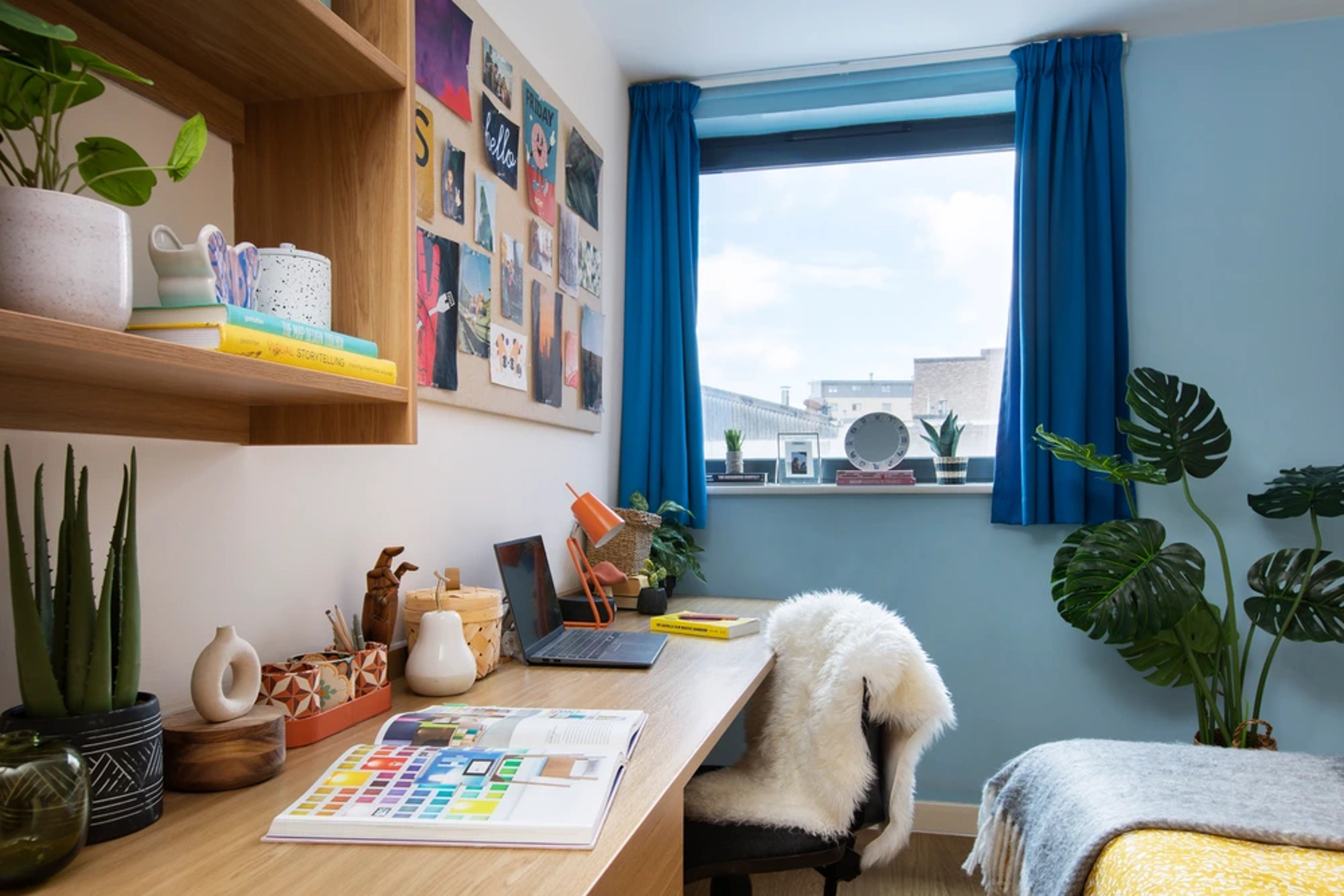Study space in an En-suite