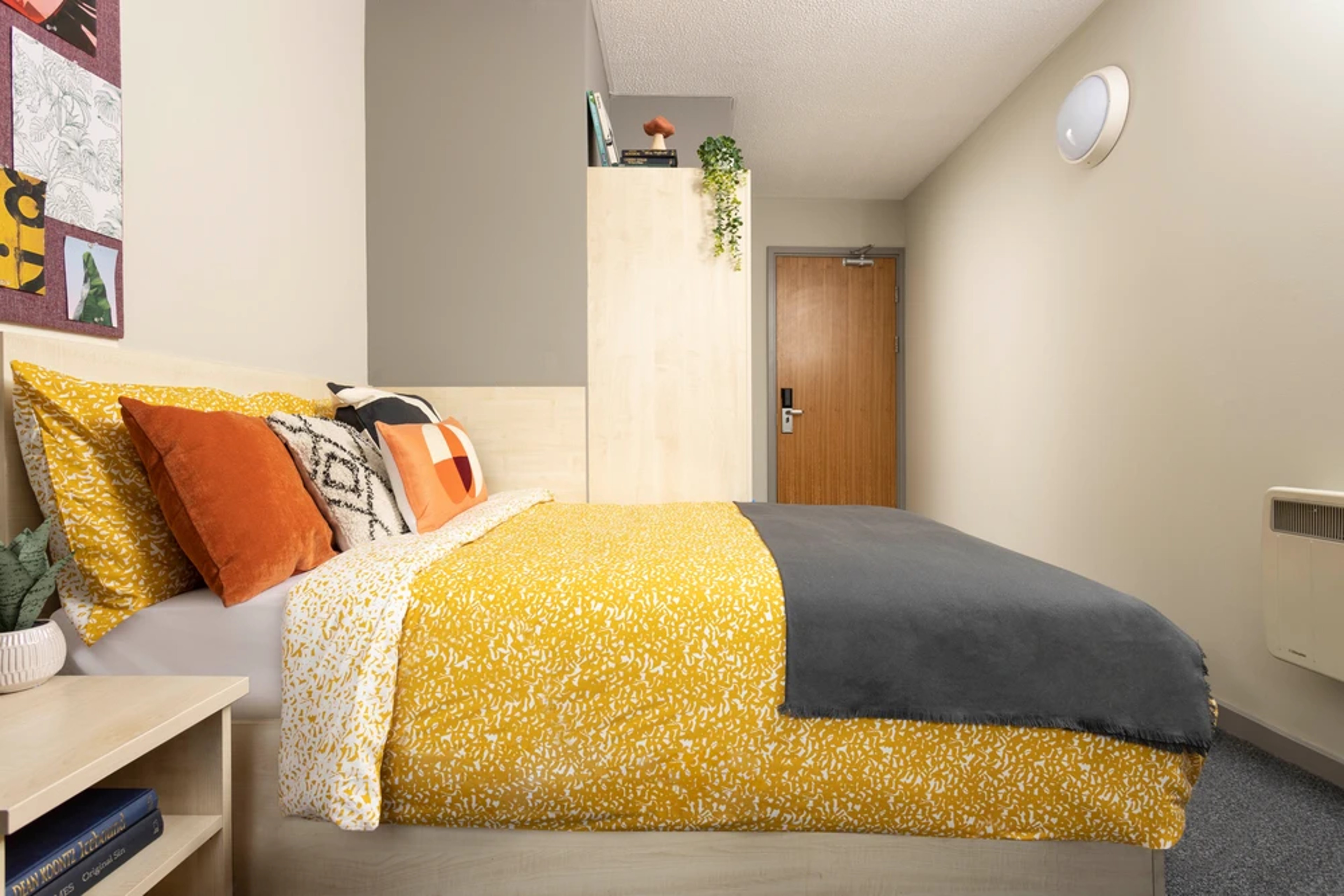 Premium Range 1 Ensuite room