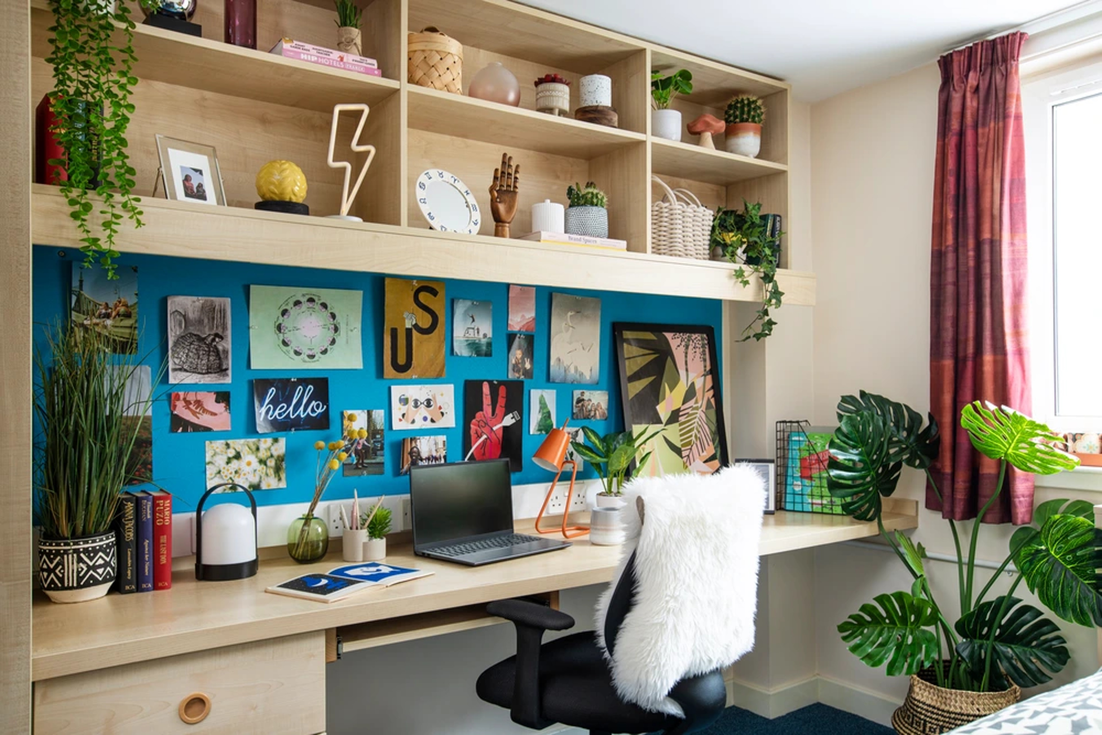 Study space in an En-suite