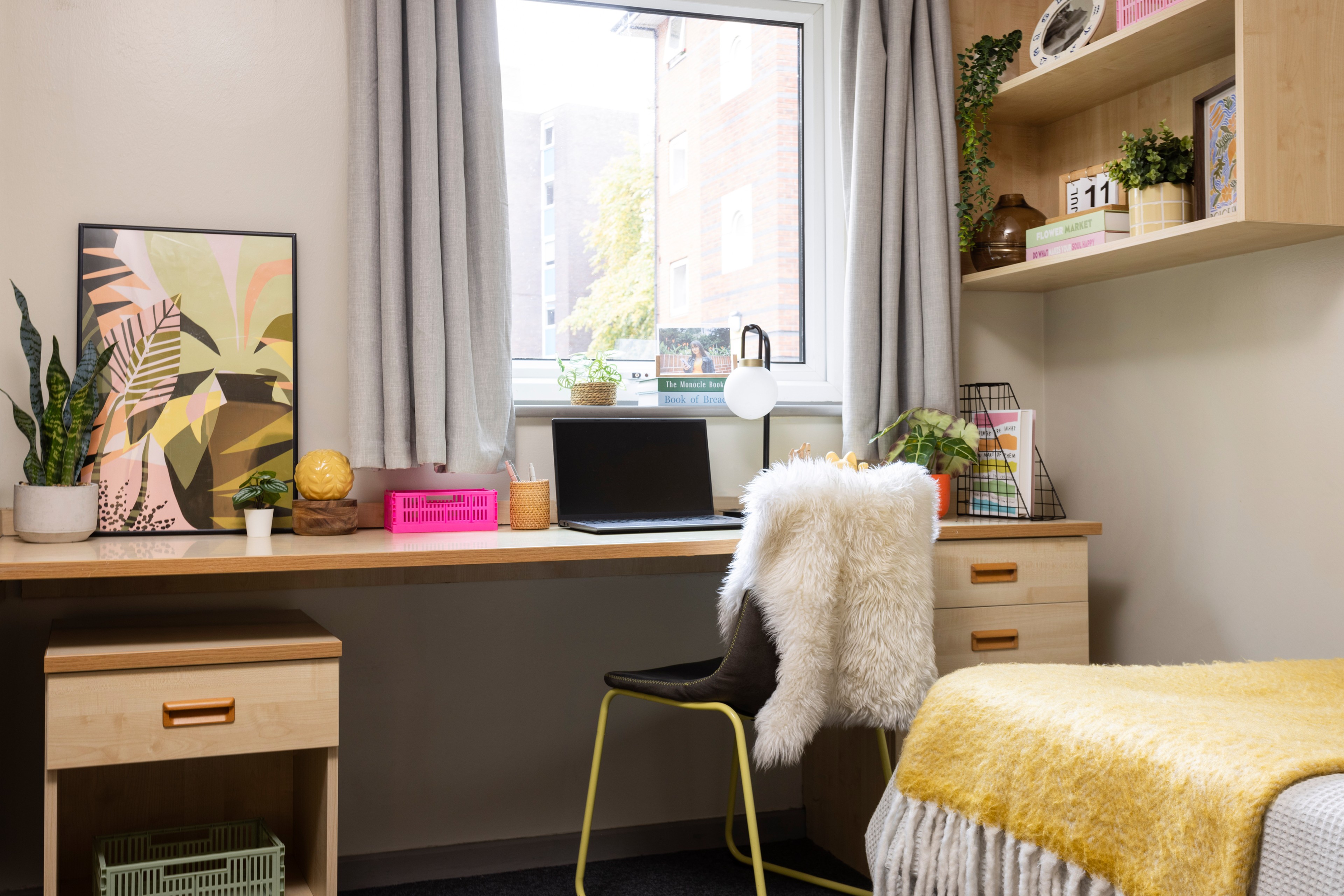 Study space in an en-suite room