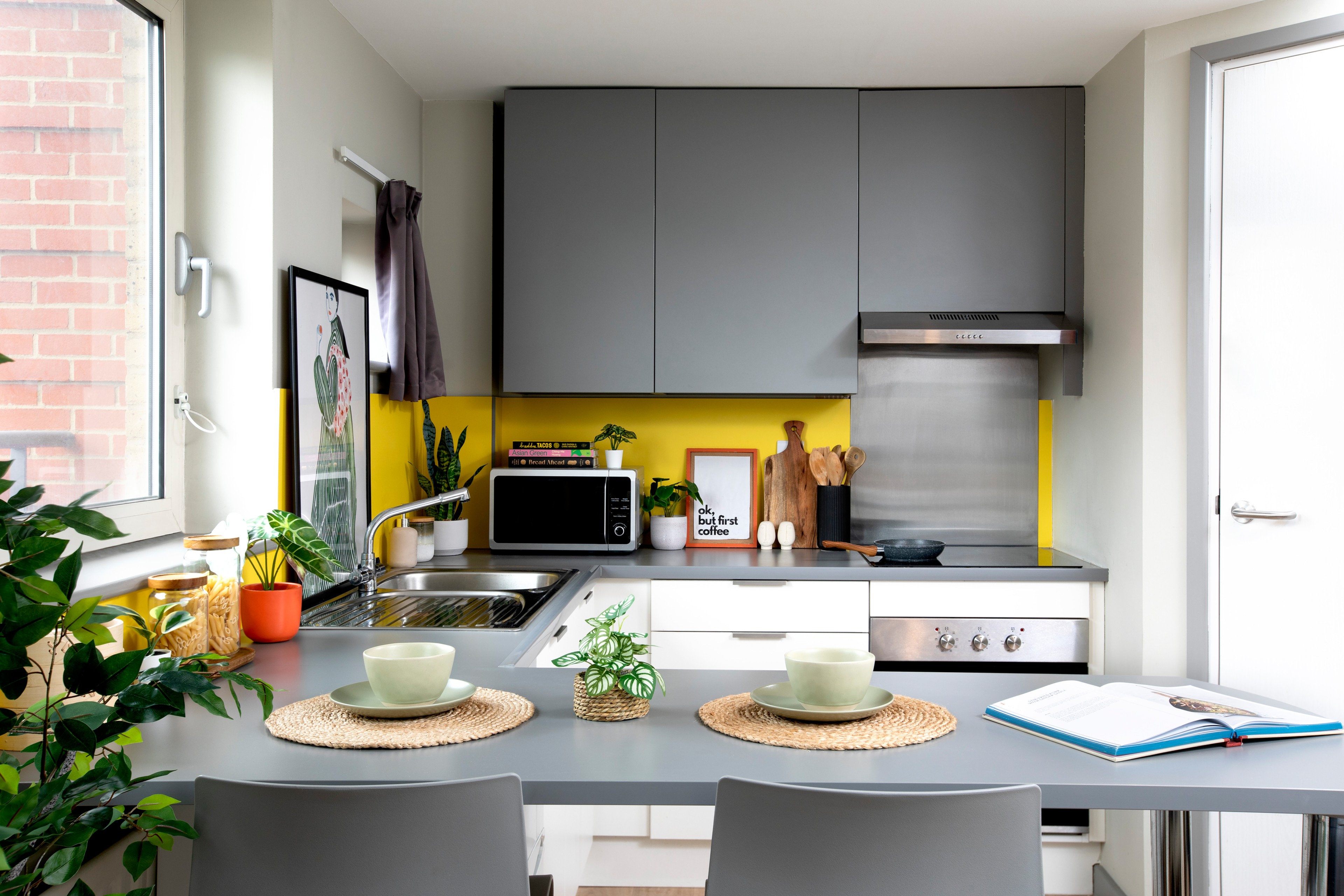 Kitchen in a studio classic room 