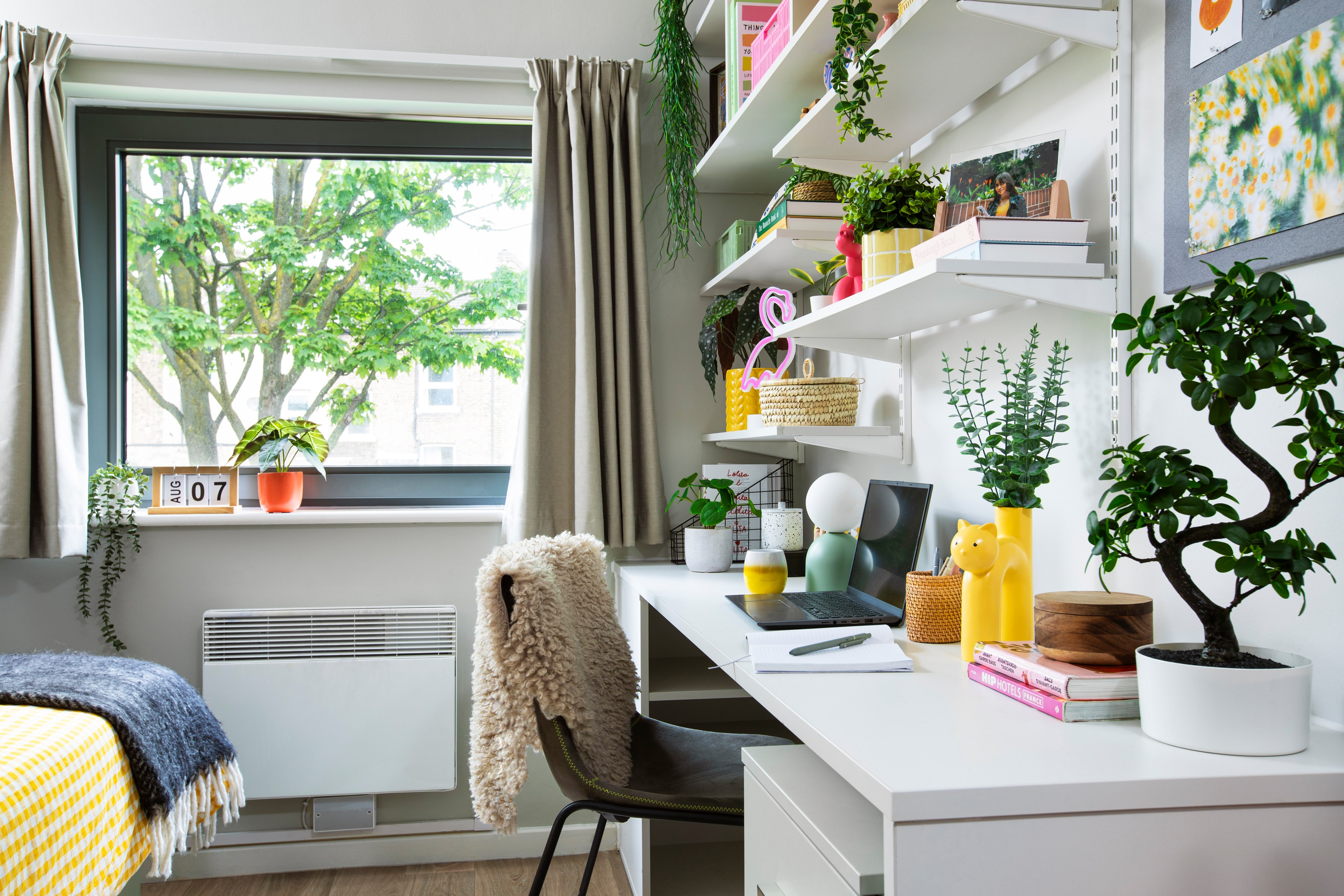Study space in an En-suite room