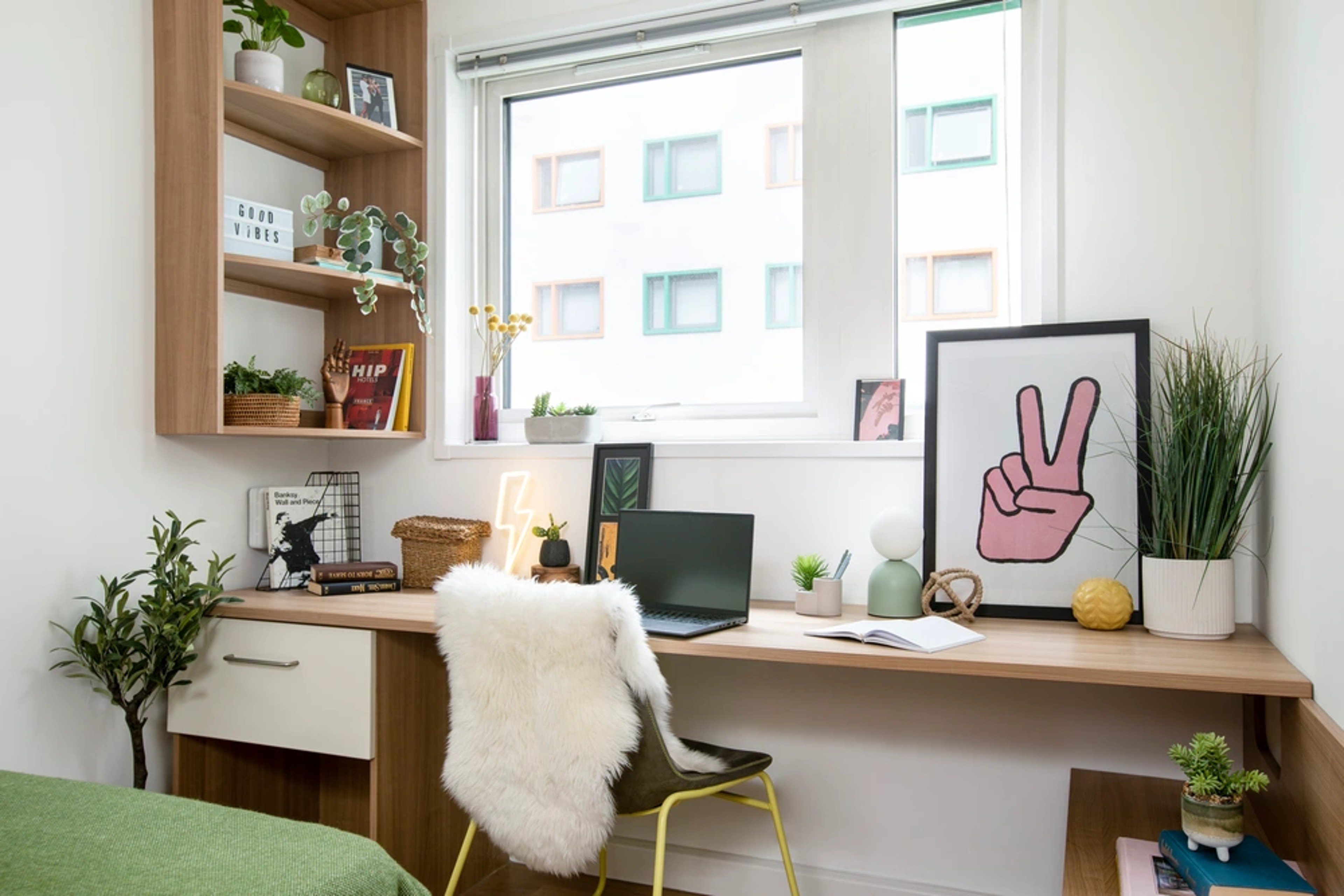 Study space in a Premium En-suite room