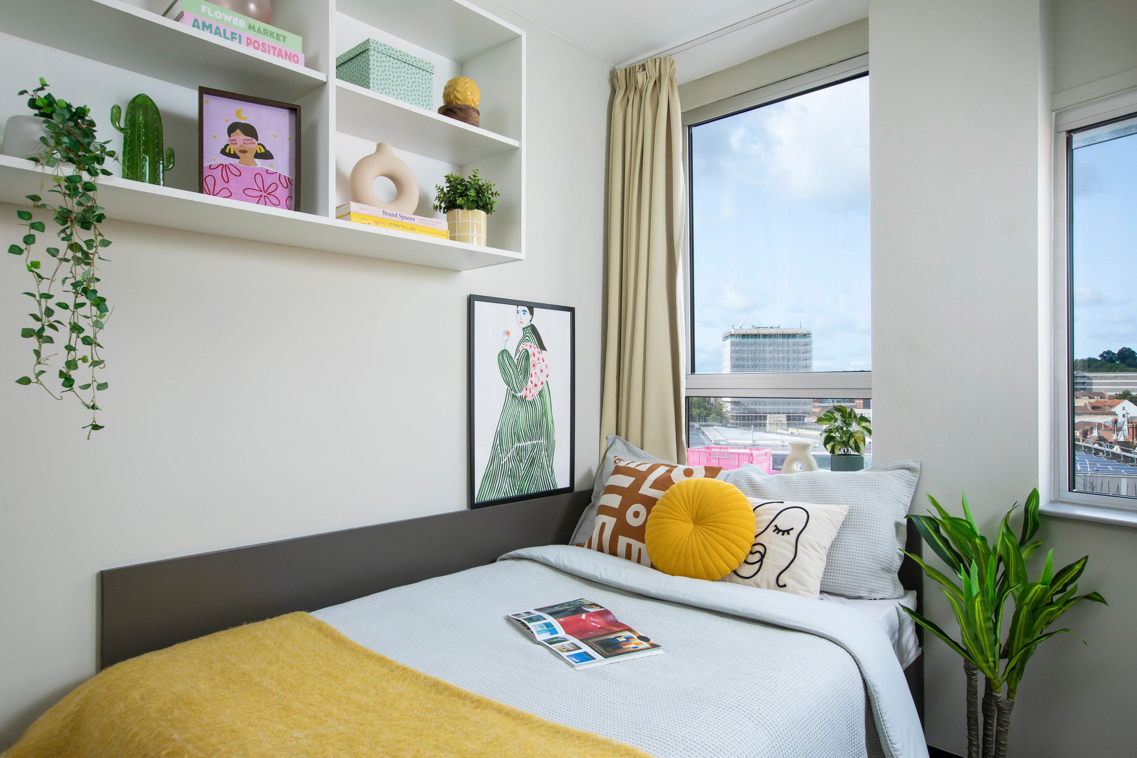 Bed area in a non en-suite room