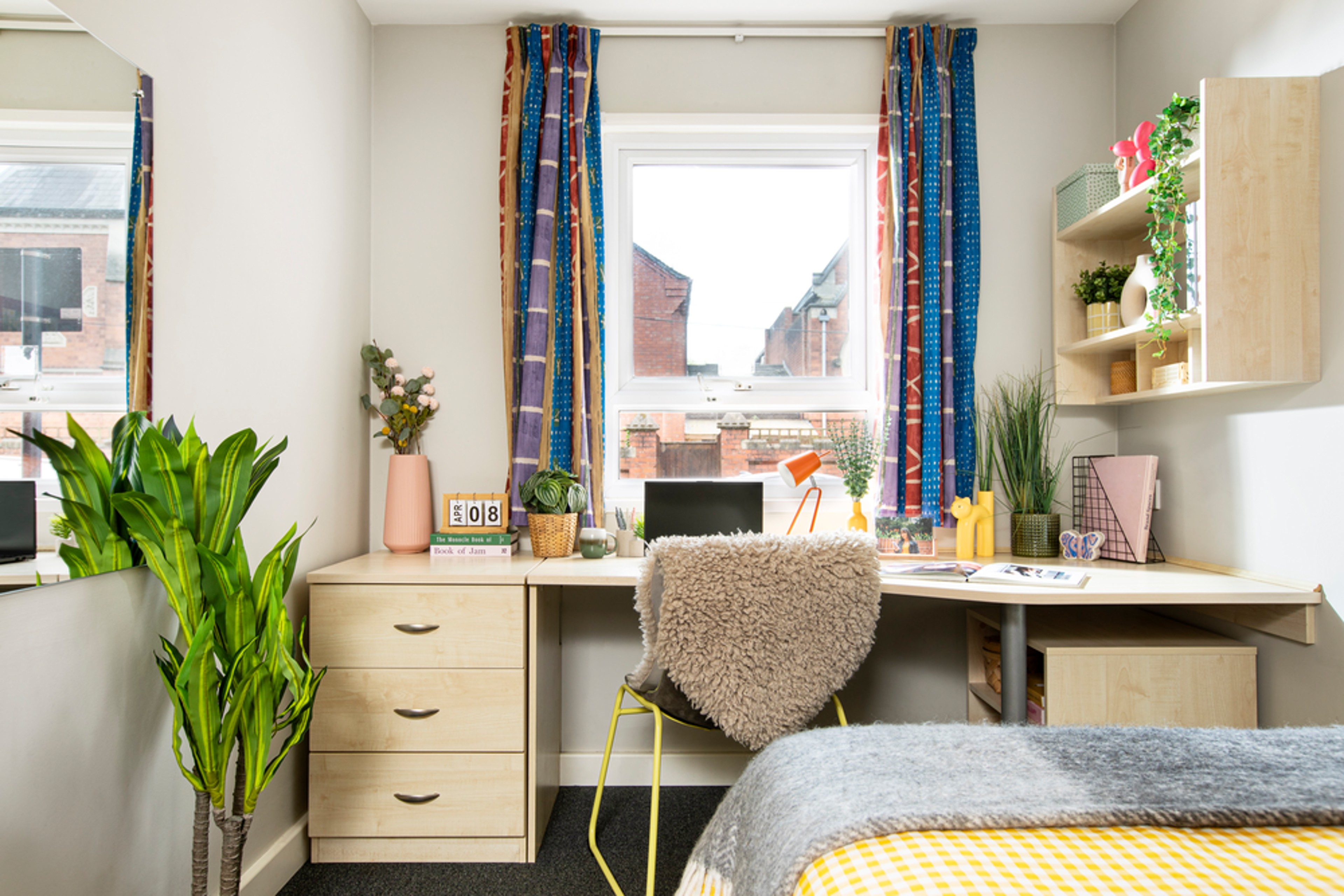 Study space in an En-suite room