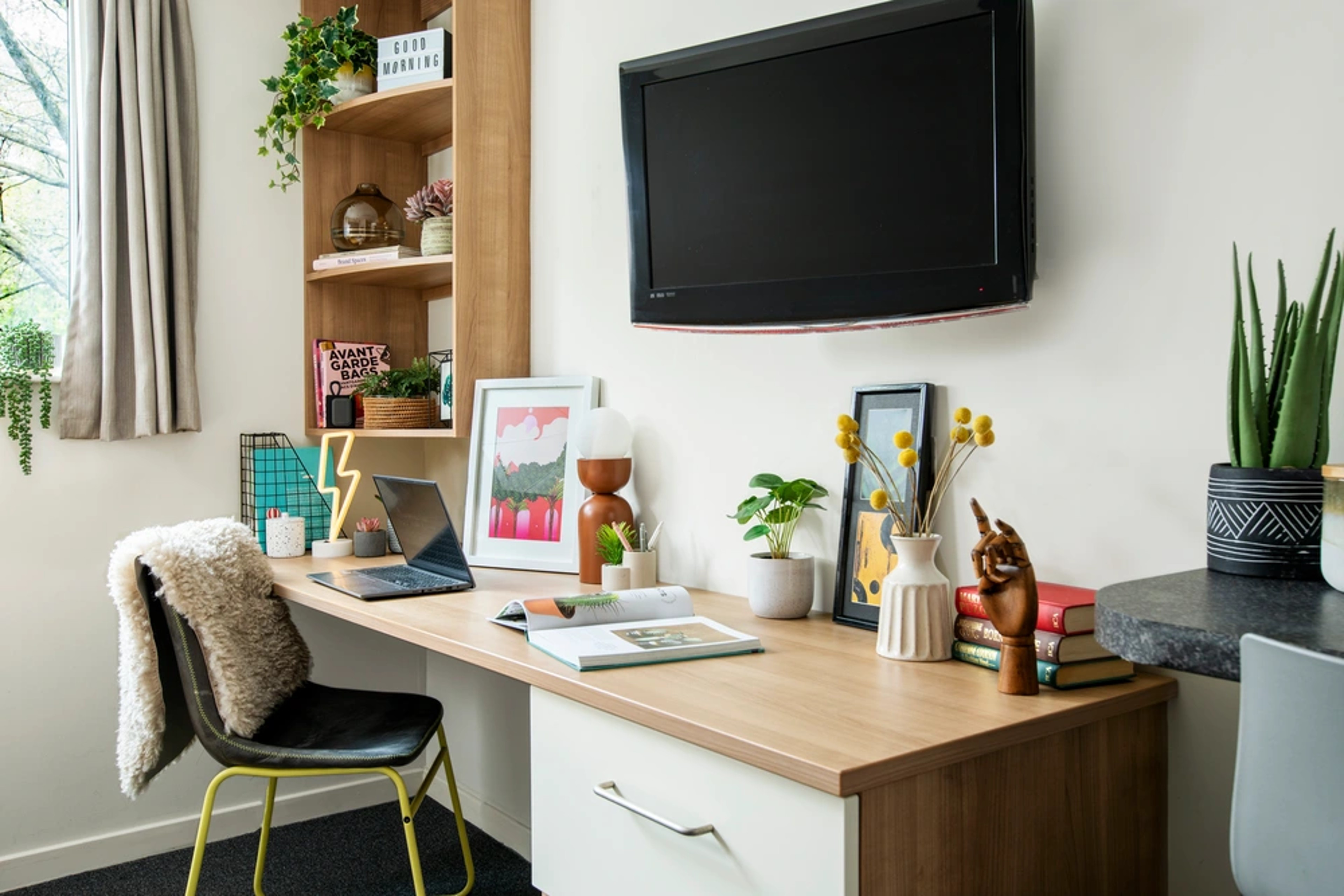 Study space in a Studio room
