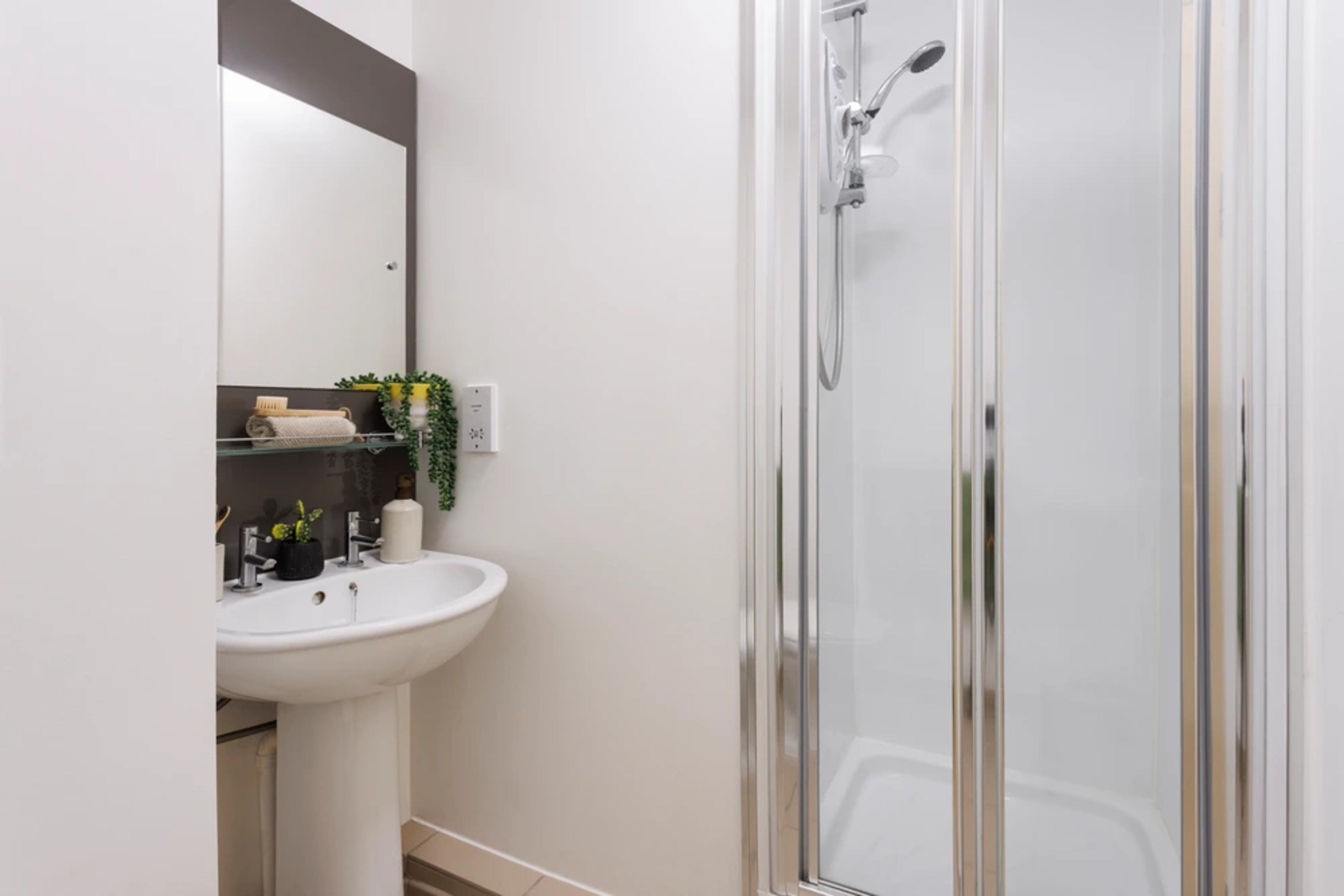 Premium En-suite bathroom