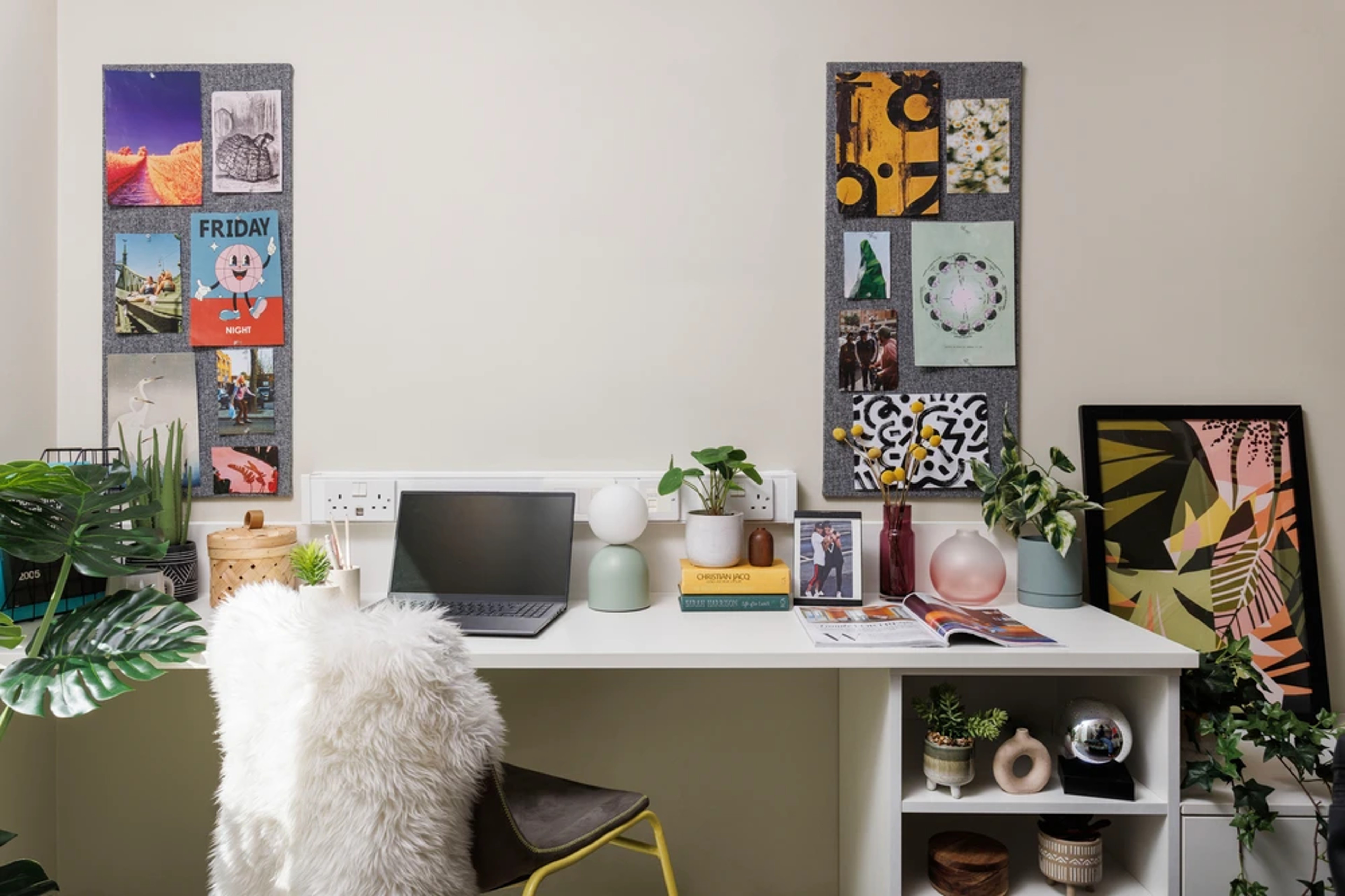 Study space in an En-suite room