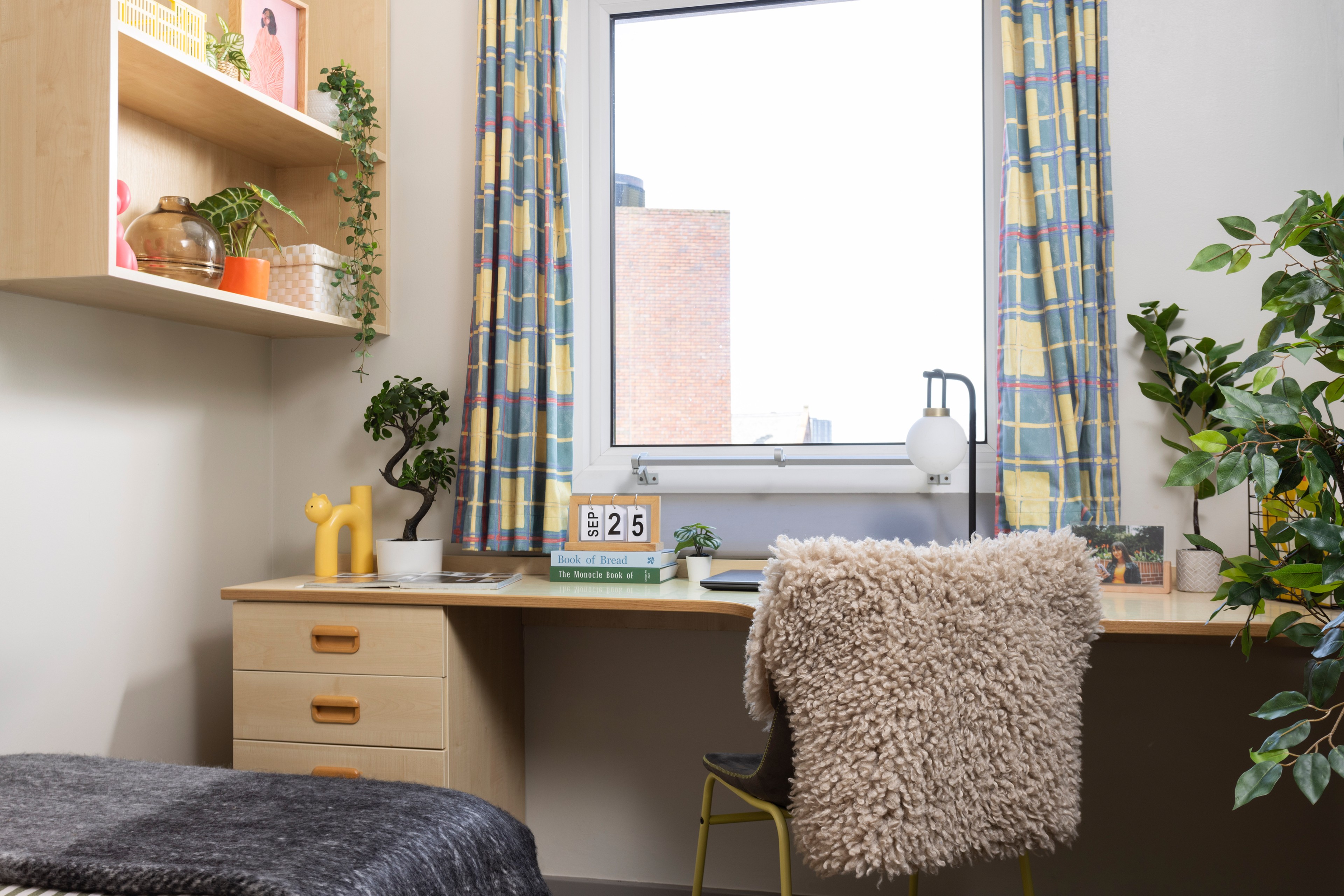 Study space in an en-suite room