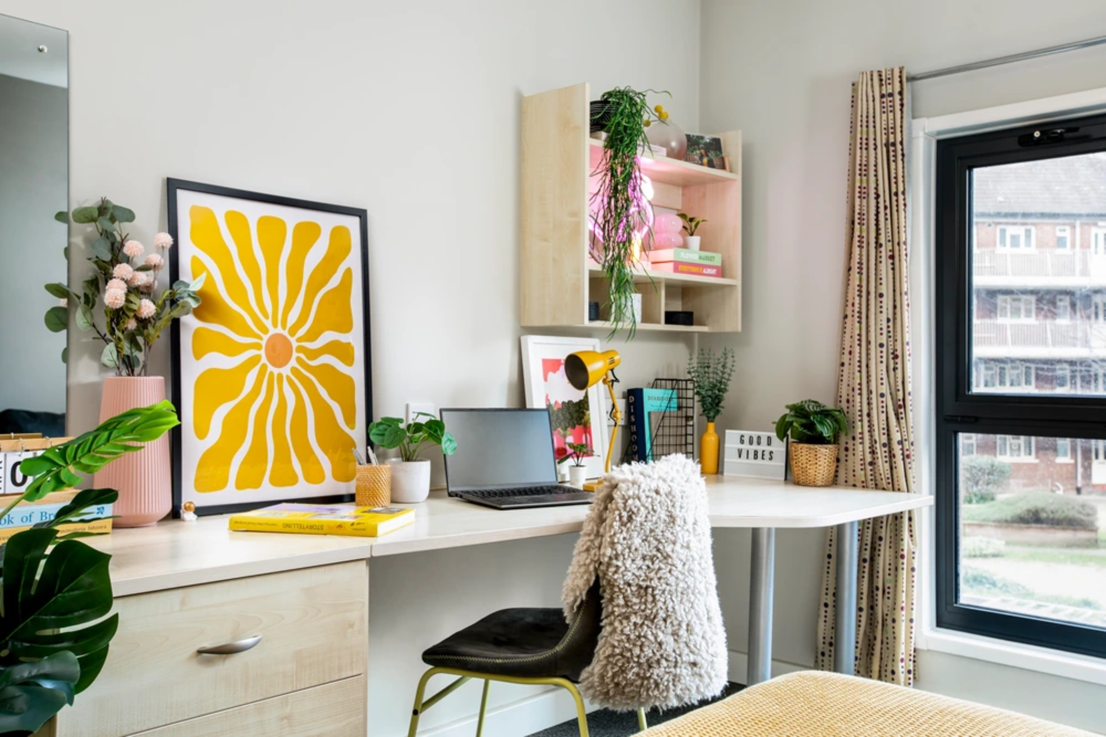 Study space in a Premium Studio