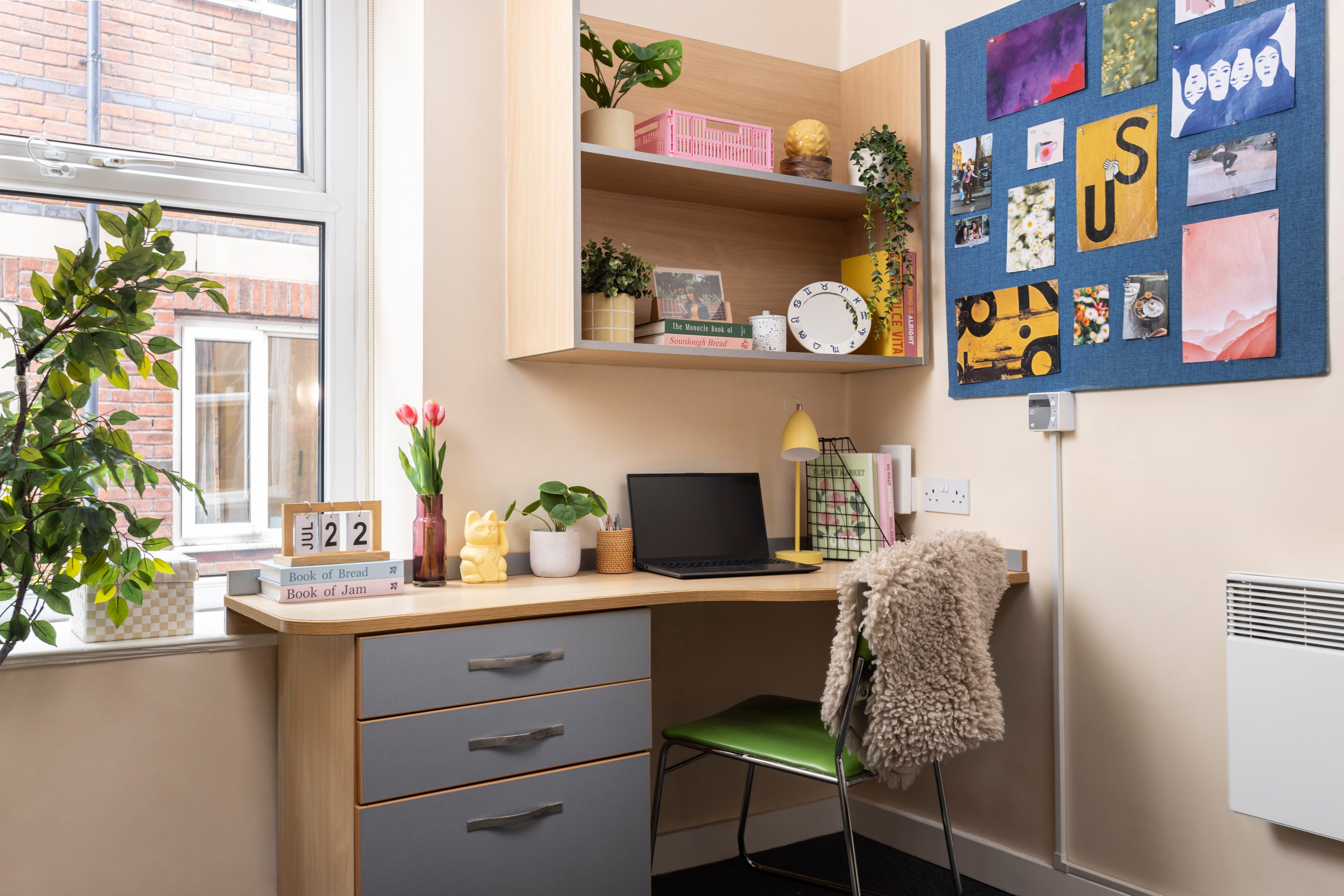 Study space in an en-suite room