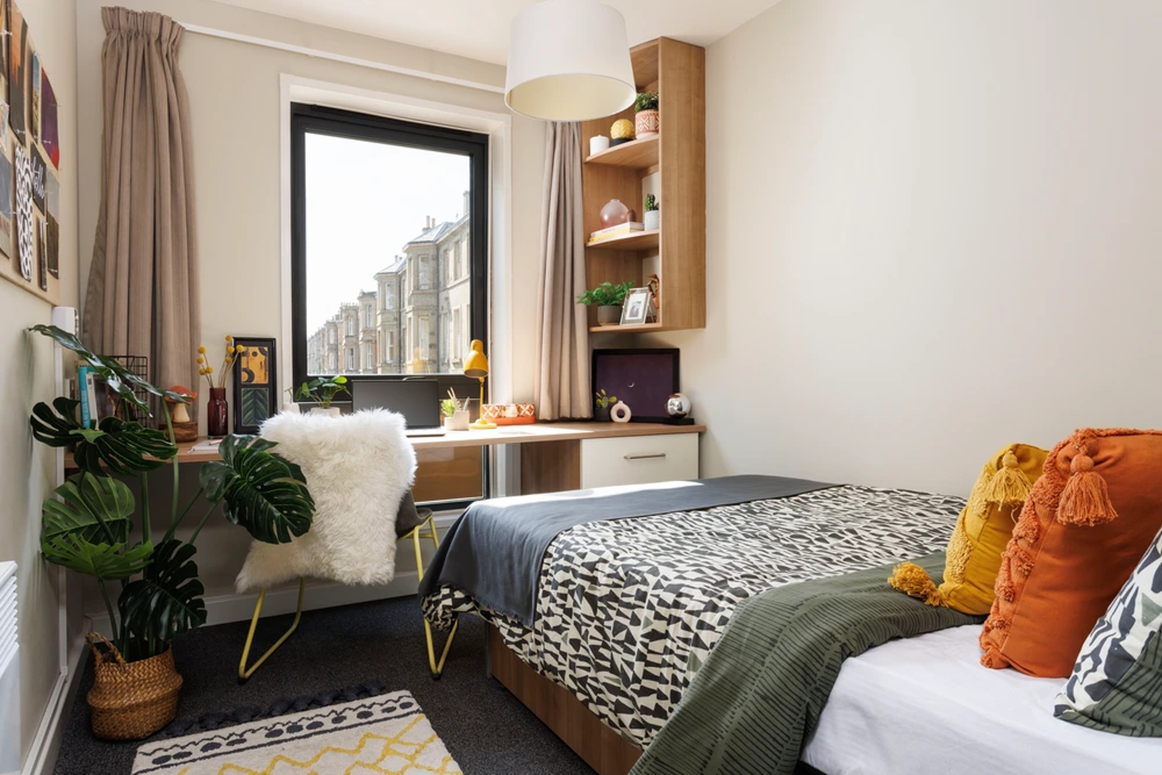 Bed in a Non En-suite room