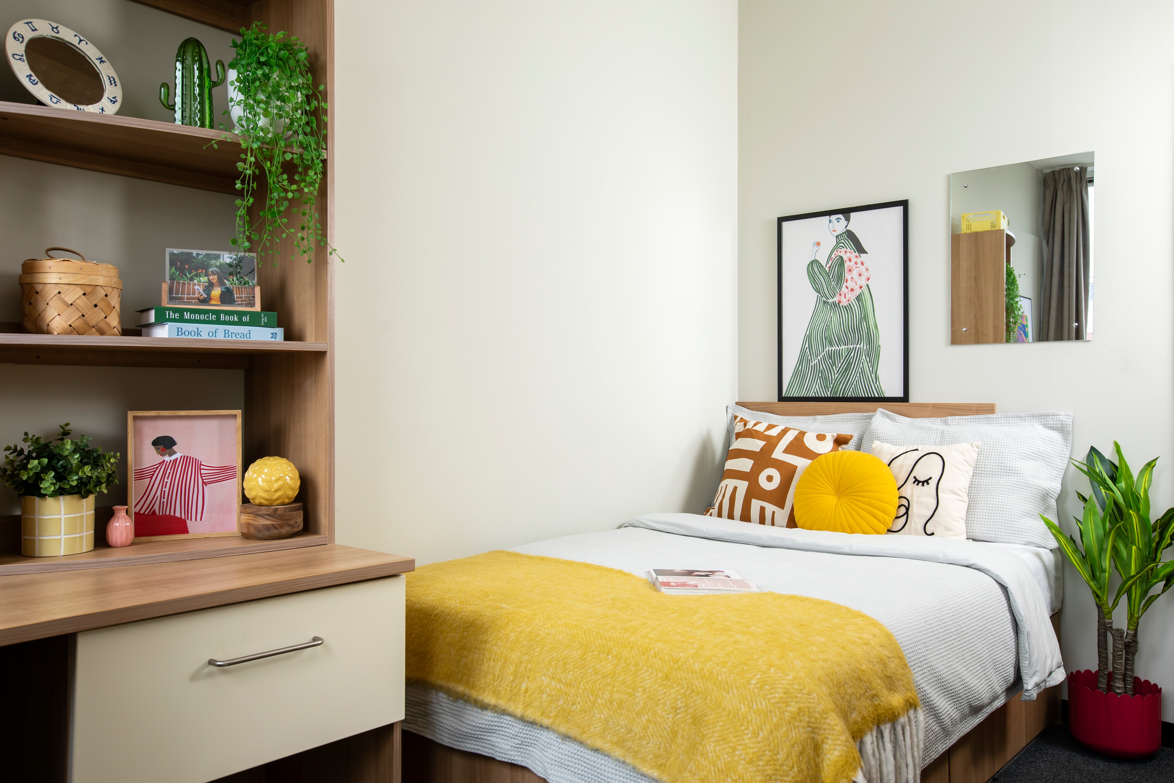 Bed in a Non-En-suite room