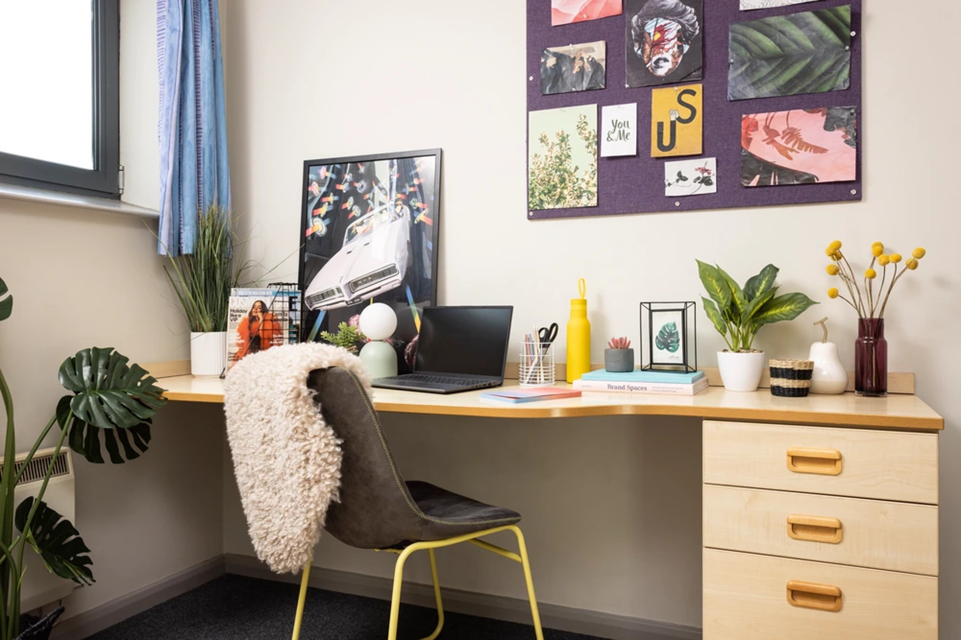 Study space in a Premium En-suite