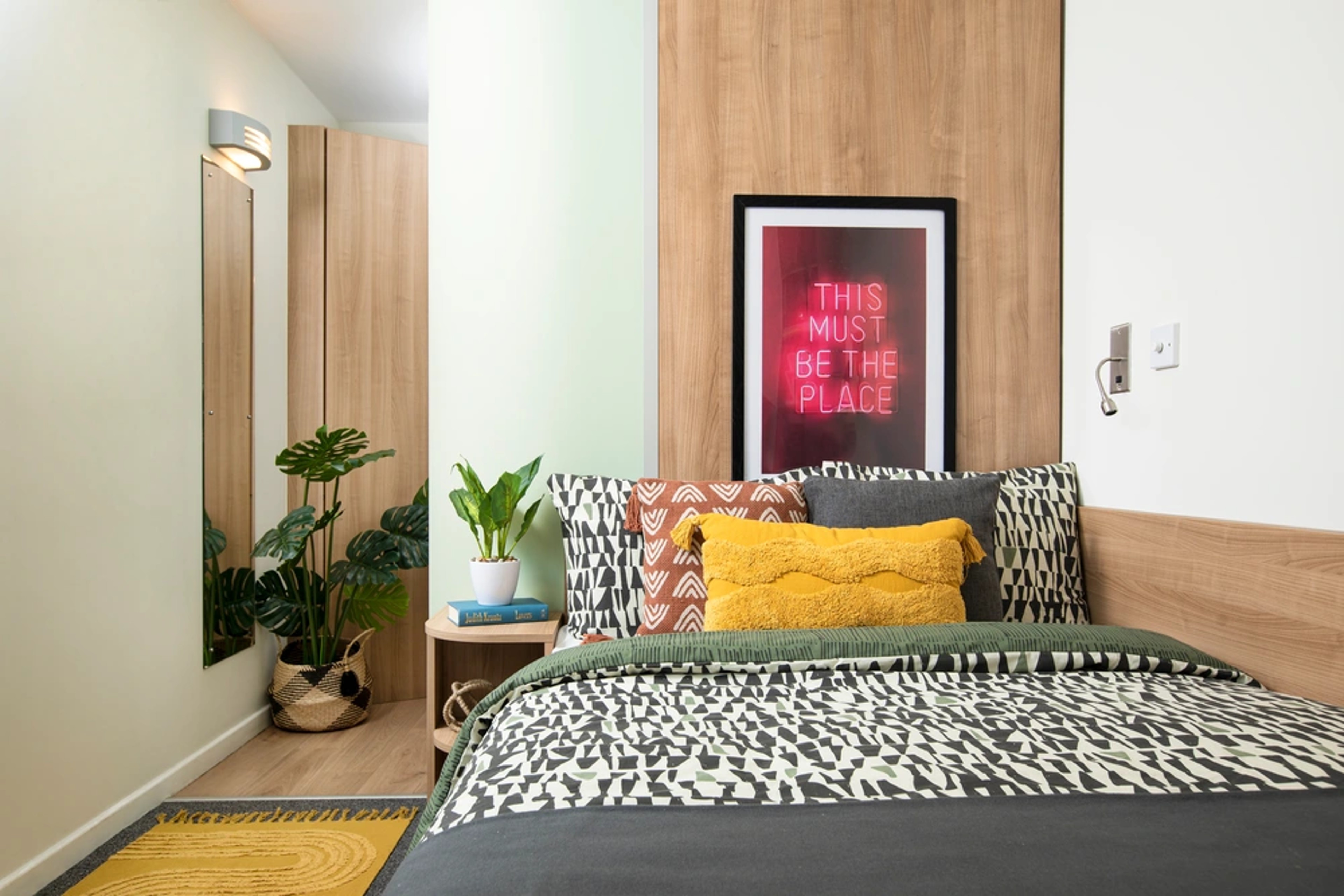 Bed in an Ensuite Basic