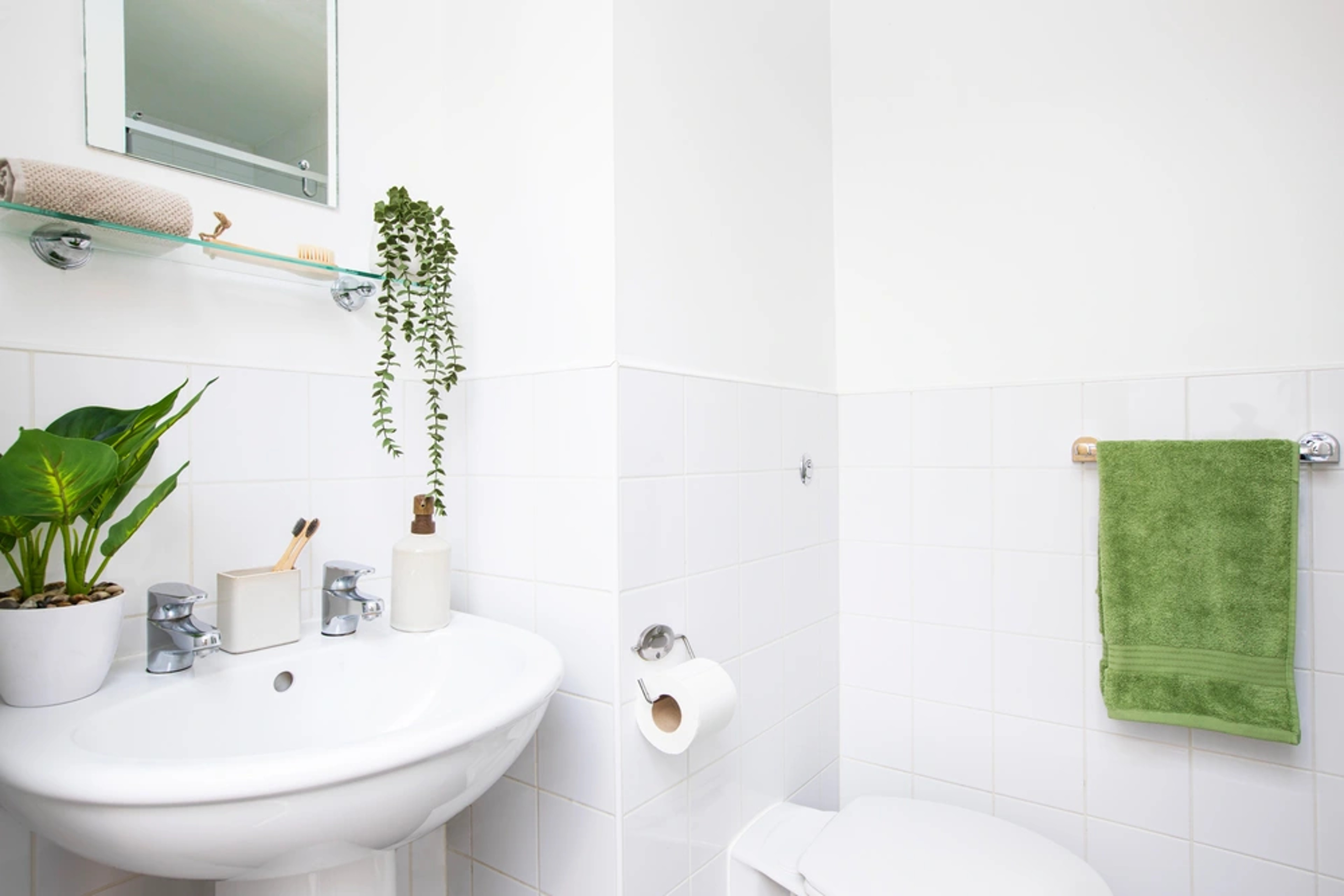 Studio bathroom