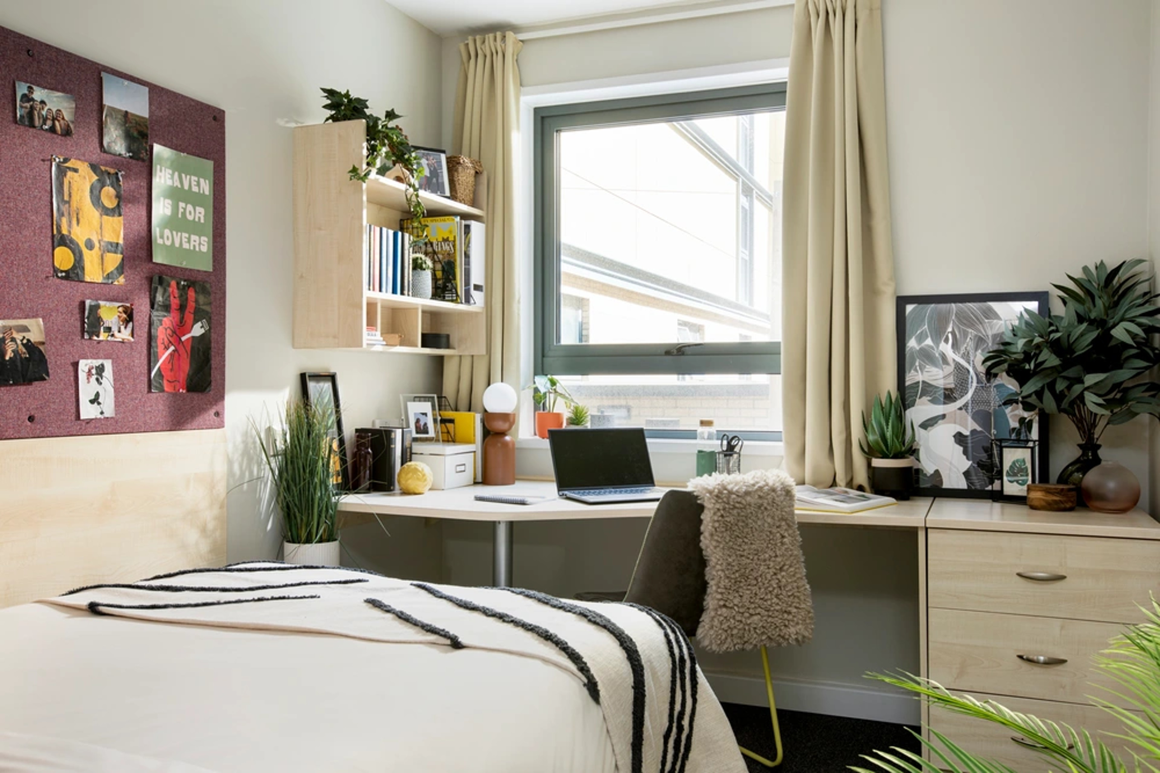 Study space Classic Ensuite room