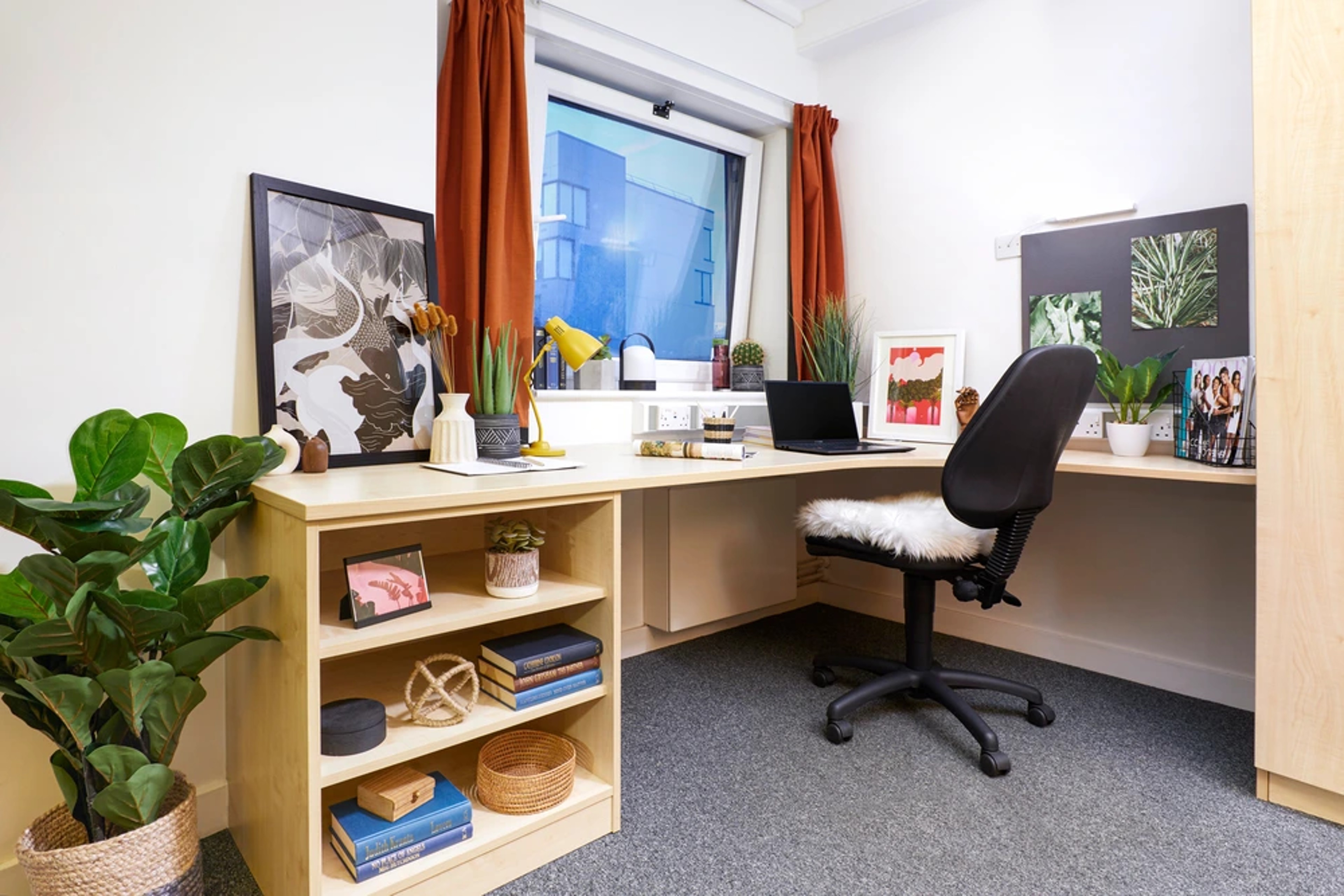 Desk in a Premium Accessible En-suite