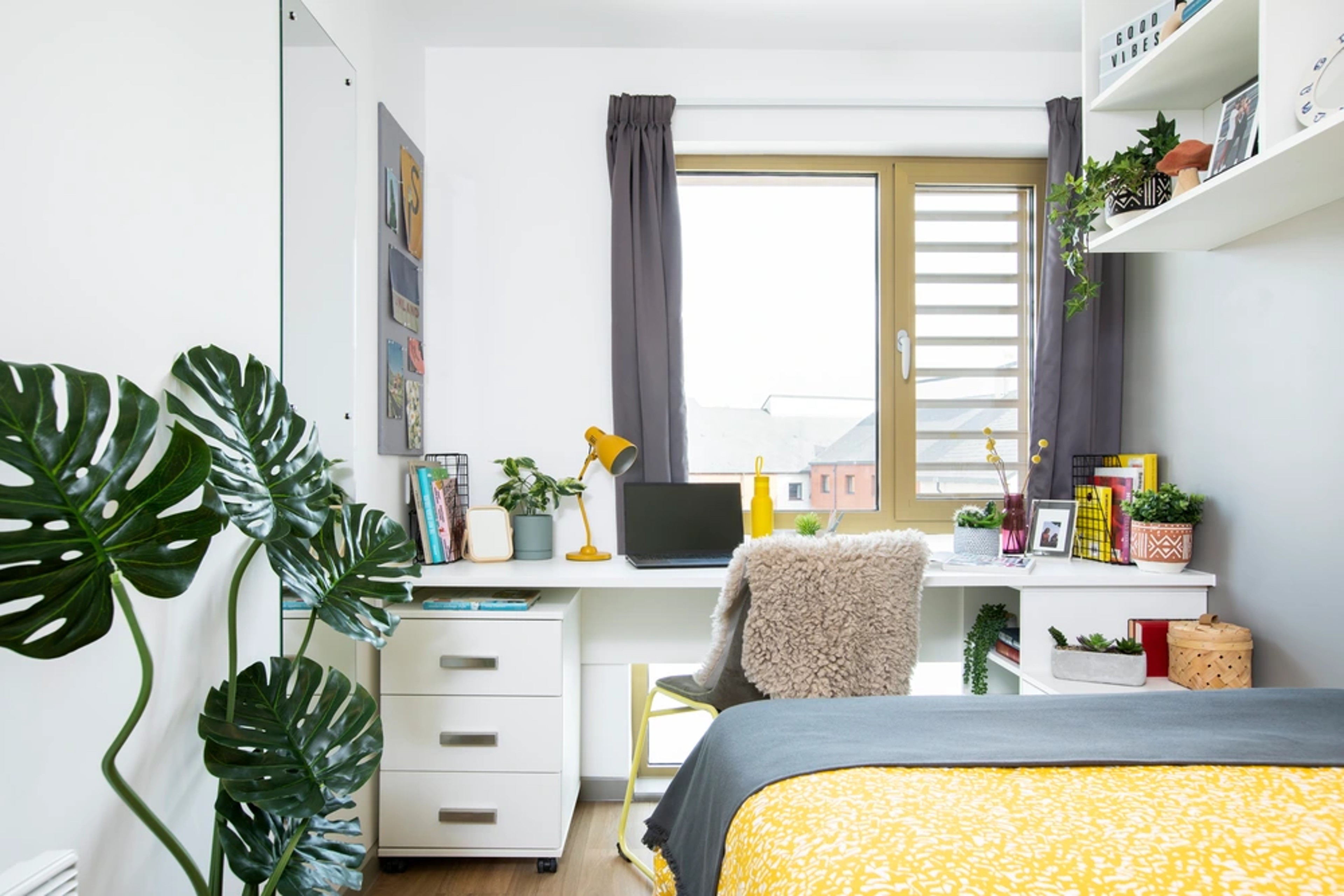 Study space in an En-suite room