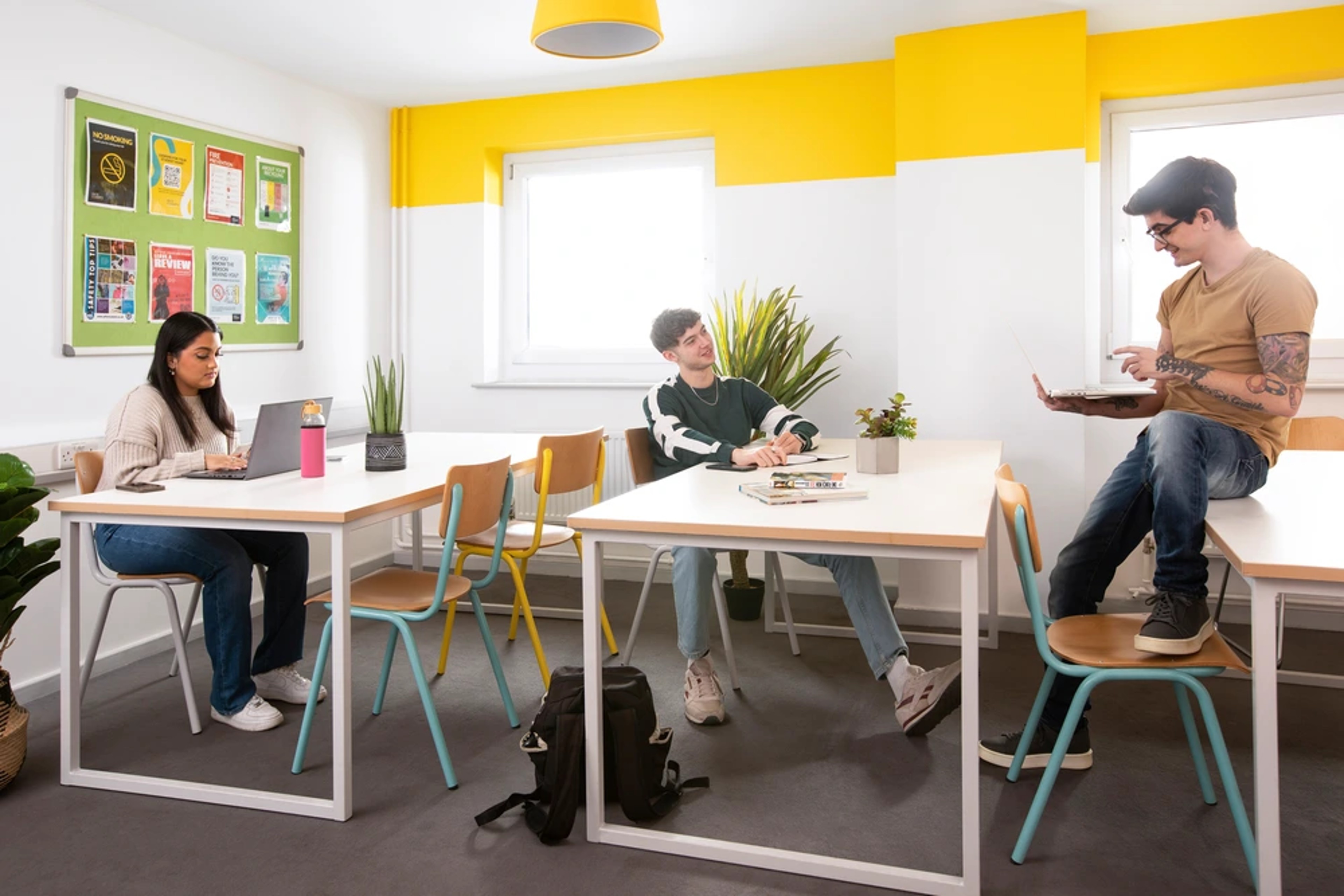 Students in study area William Murdoch