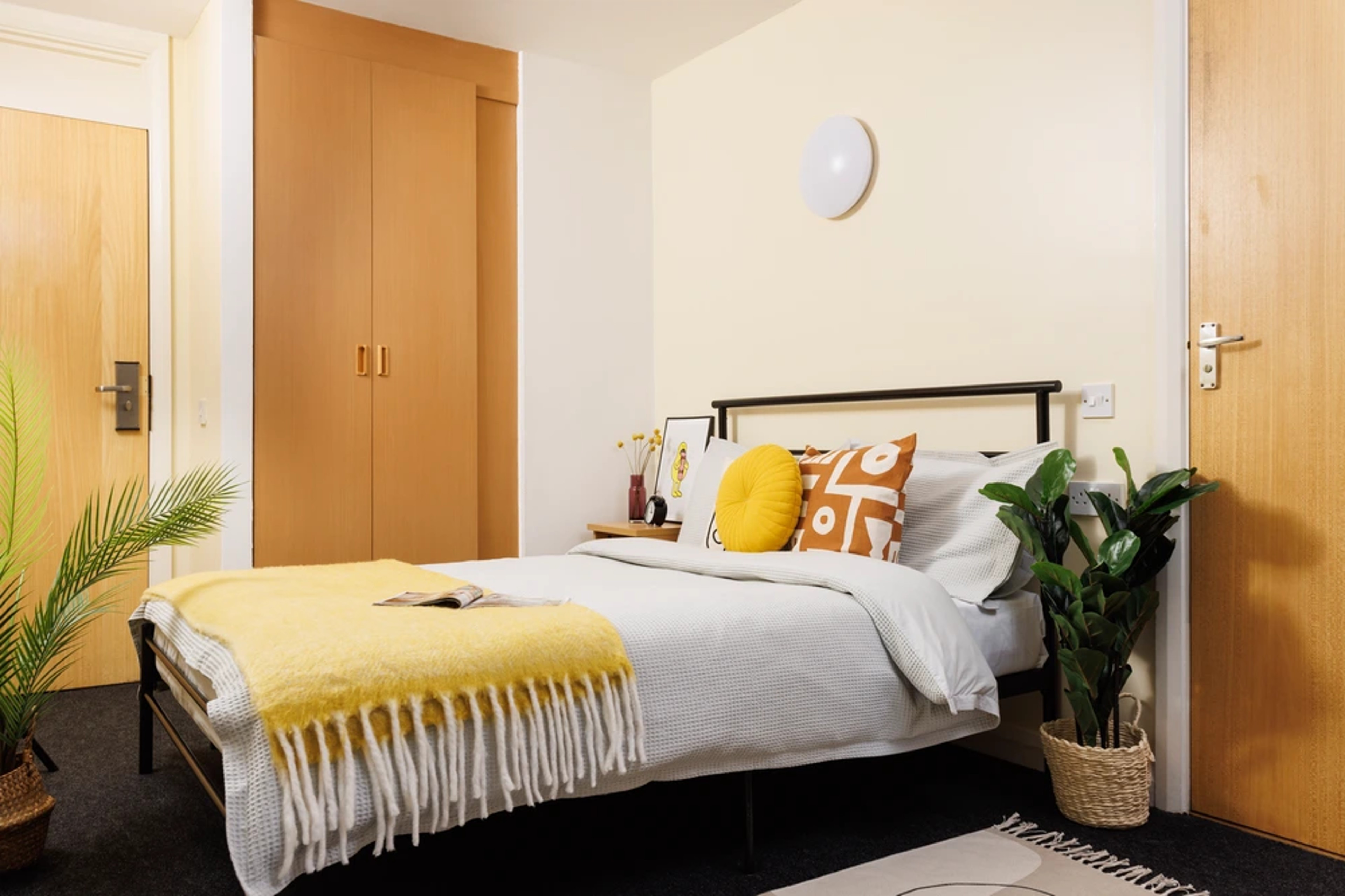 Bed in a Premium En-suite room