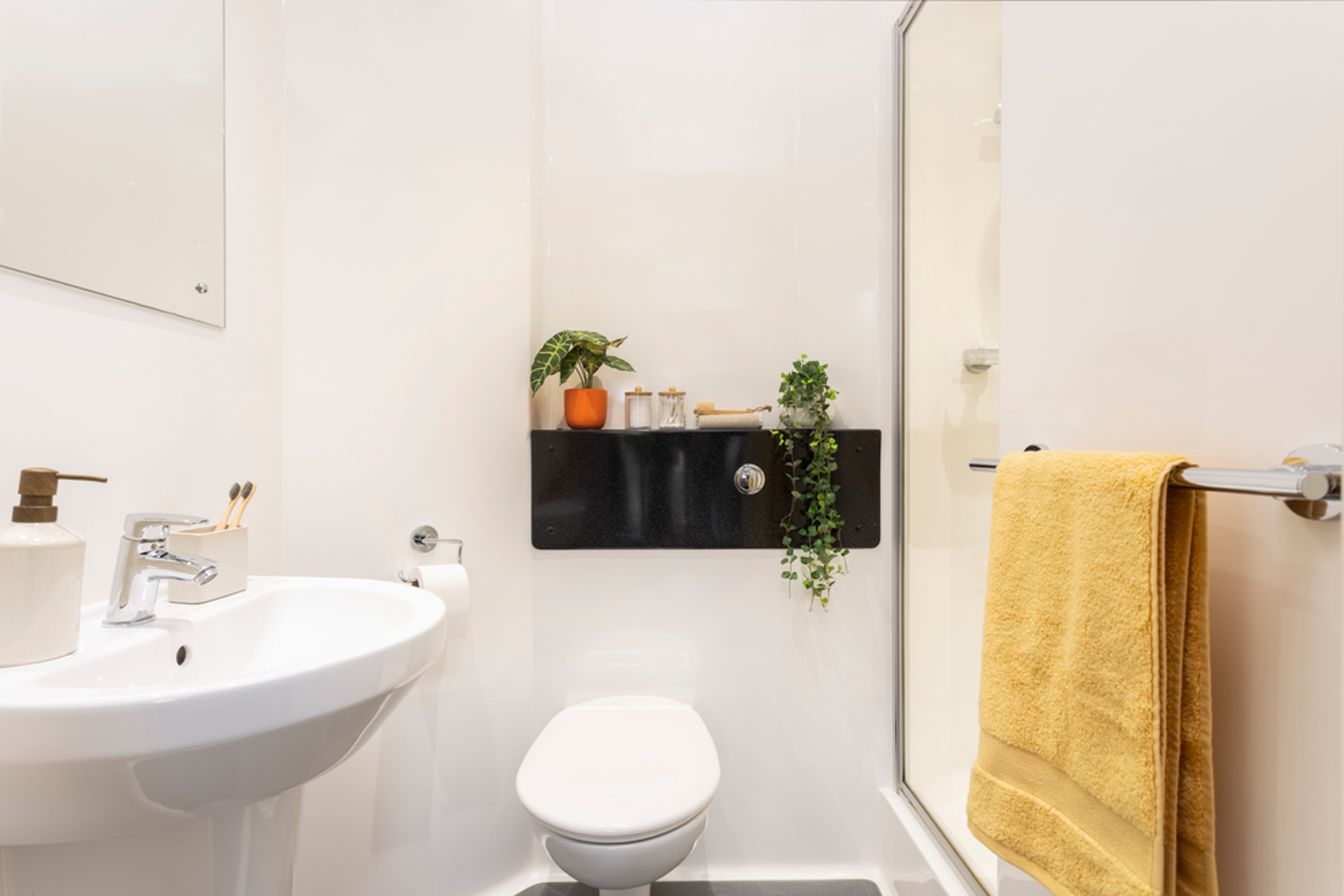 En-suite bathroom