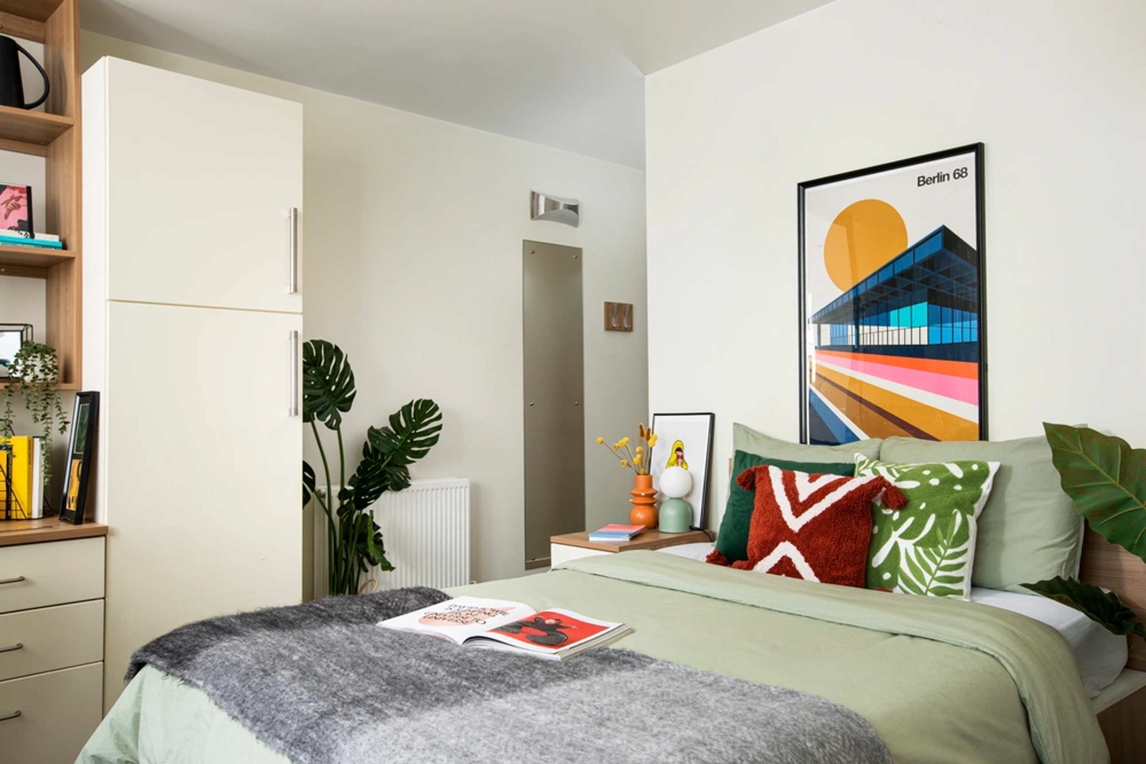 Bed in a Premium Range Studio room