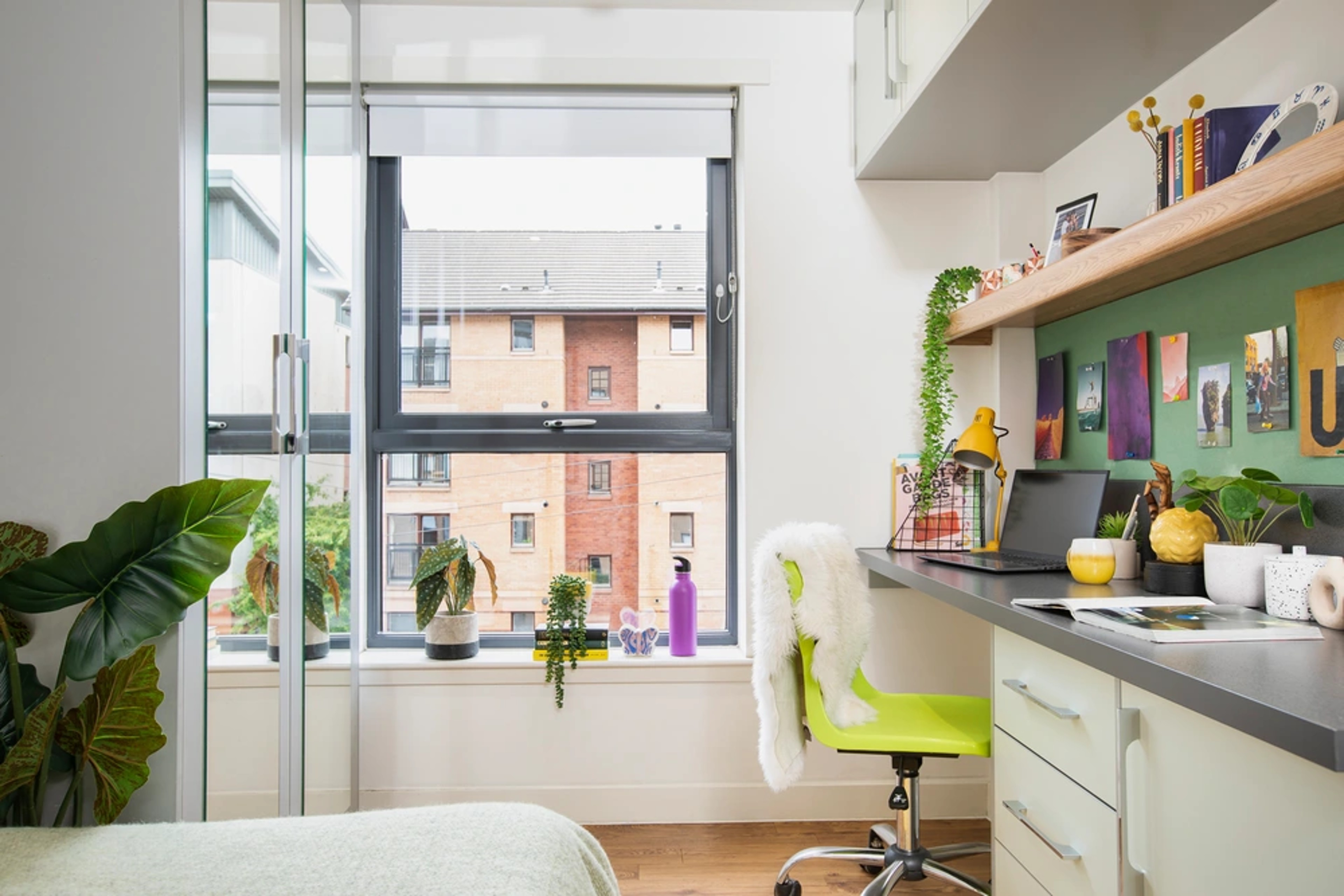 Study space in an En-suite