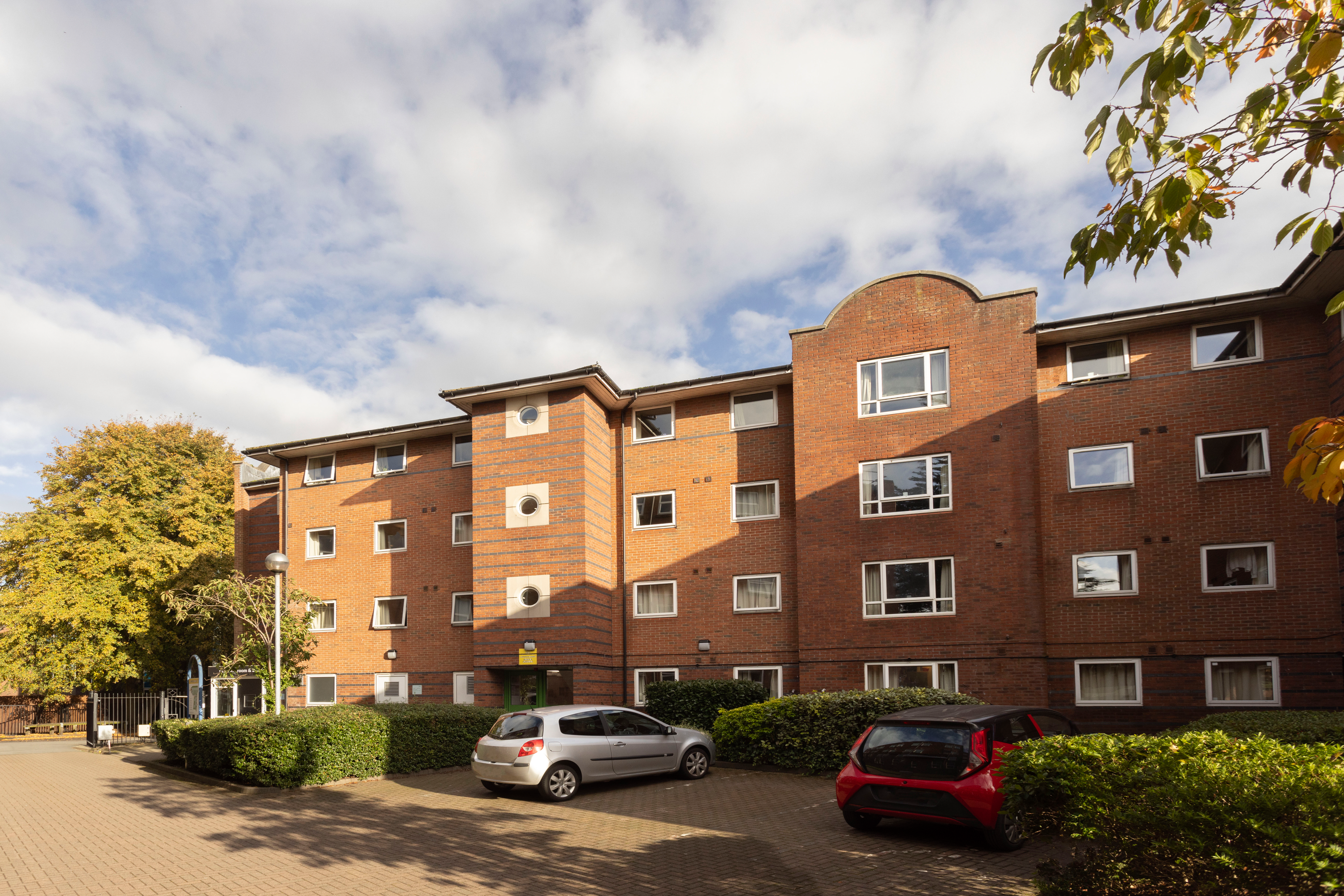 Exterior shot of Cambridge Court