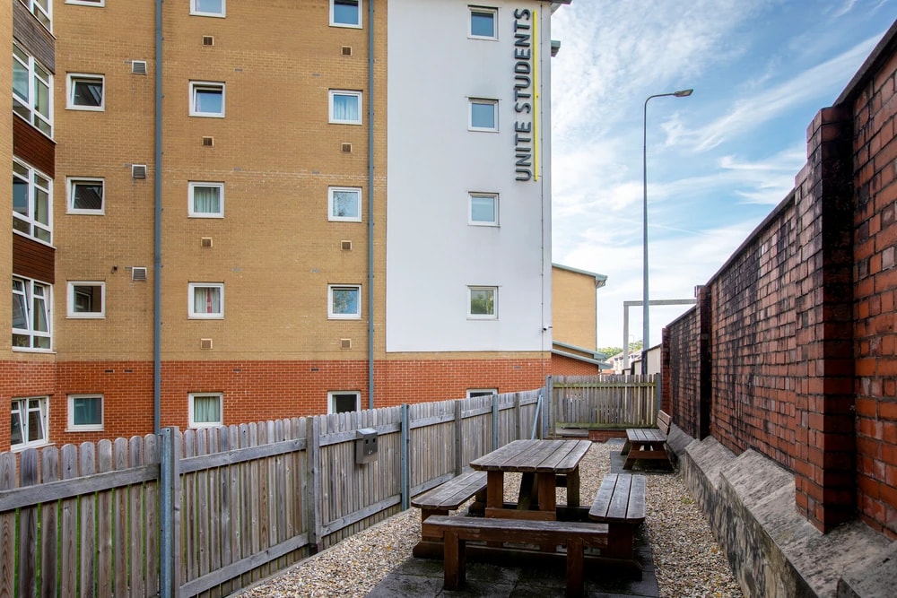 Courtyard seating area at Severn Point