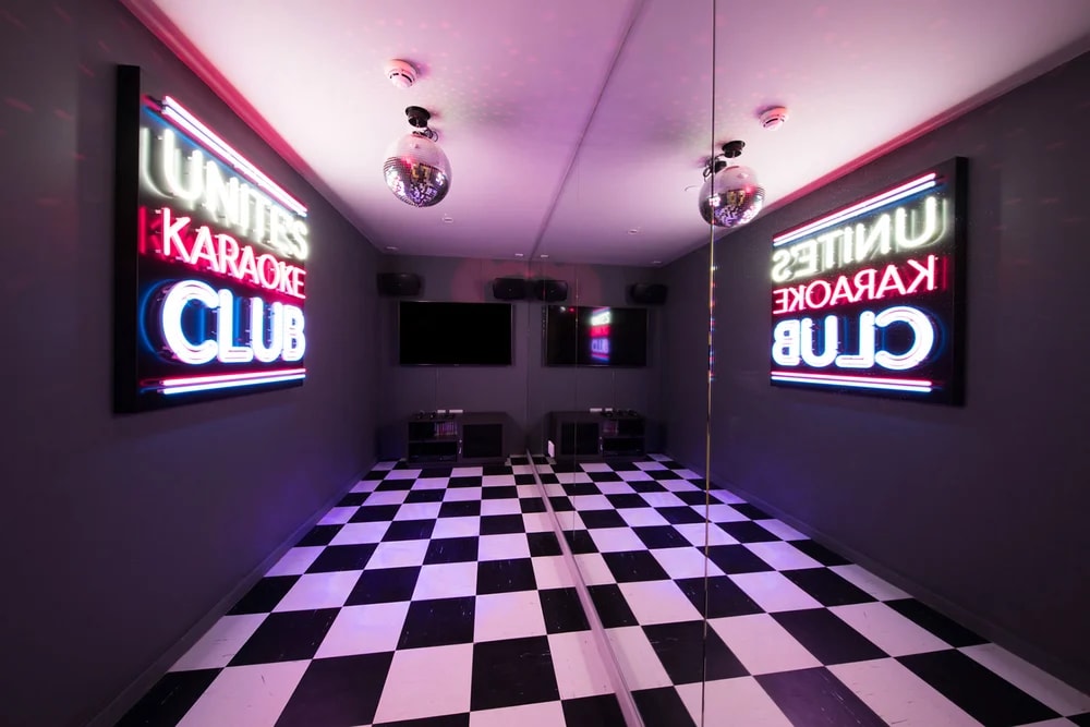 Karaoke Room