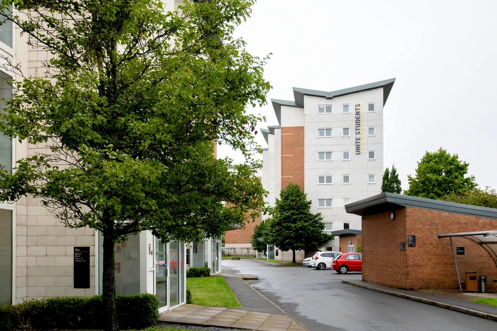 Exterior of the Clodien House building