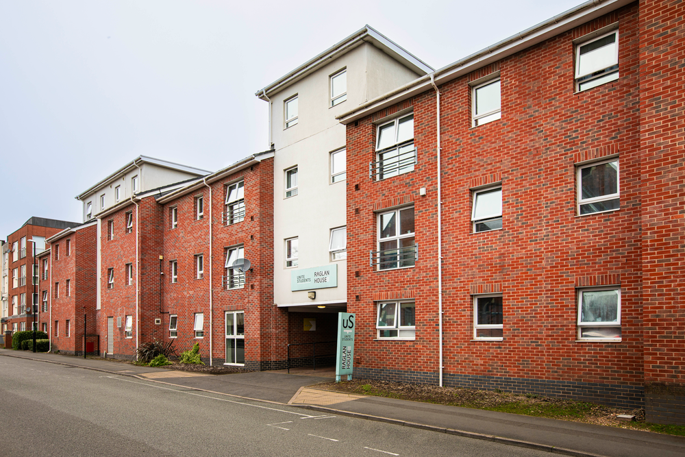 Exterior of the Raglan House building